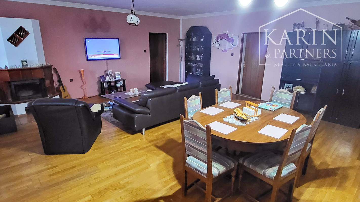 6-izbový dom pri vode s pozemkom o rozlohe 4486 m2