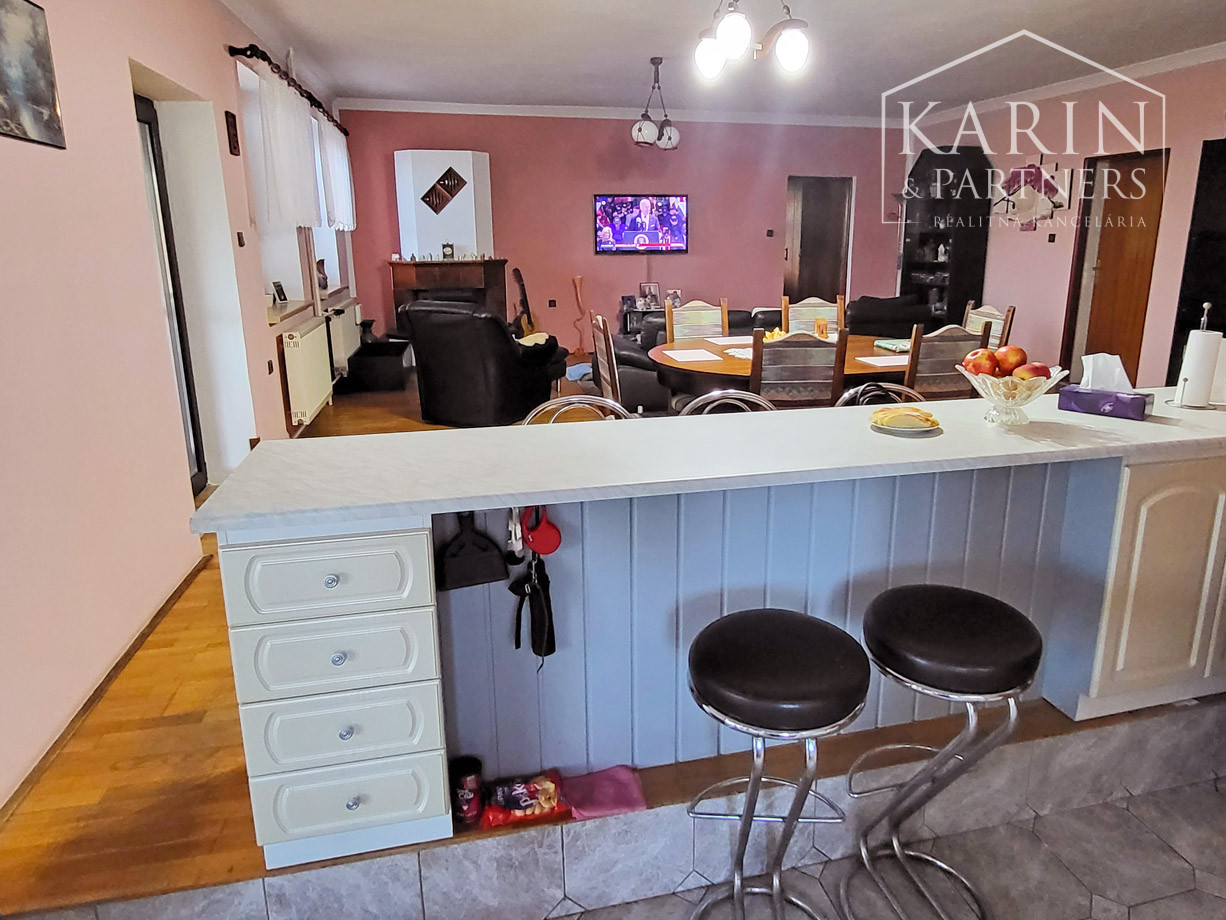 6-izbový dom pri vode s pozemkom o rozlohe 4486 m2