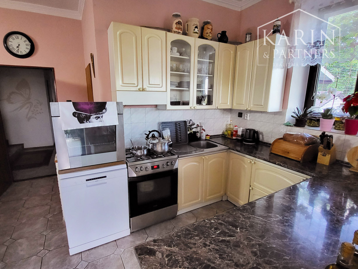 6-izbový dom pri vode s pozemkom o rozlohe 4486 m2