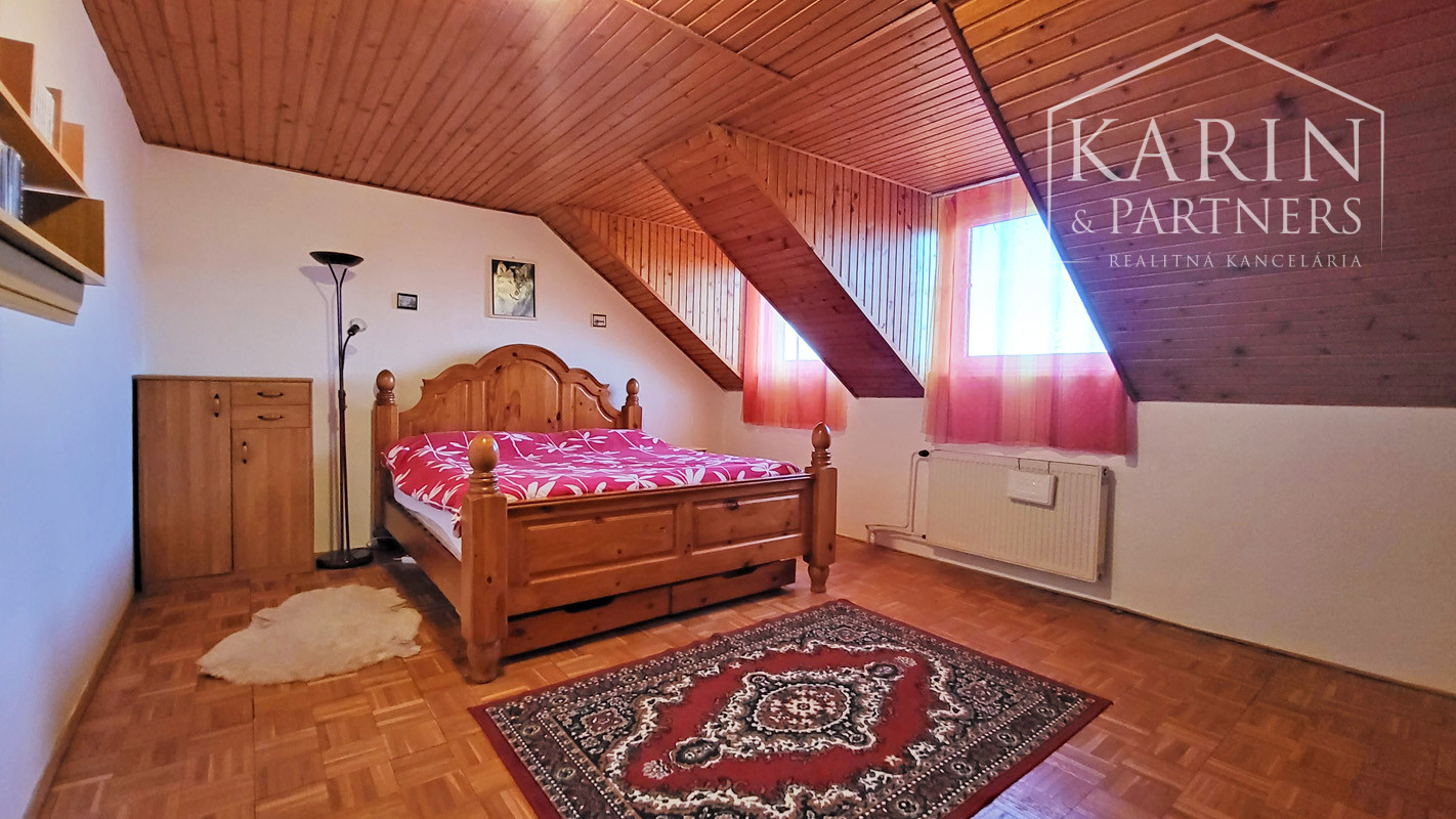 6-izbový dom pri vode s pozemkom o rozlohe 4486 m2