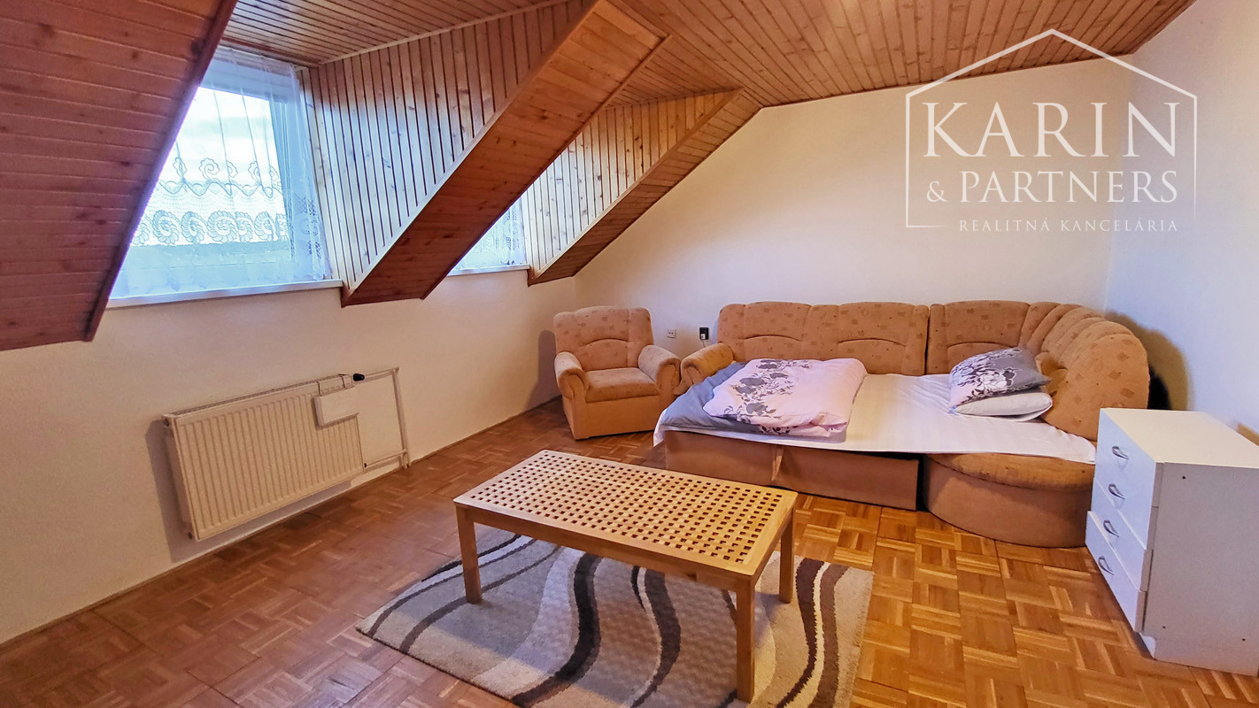 6-izbový dom pri vode s pozemkom o rozlohe 4486 m2