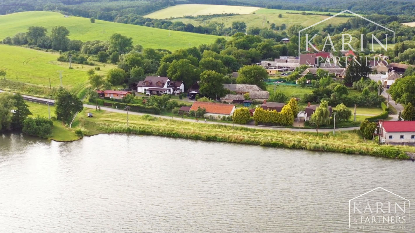 6-izbový dom pri vode s pozemkom o rozlohe 4486 m2