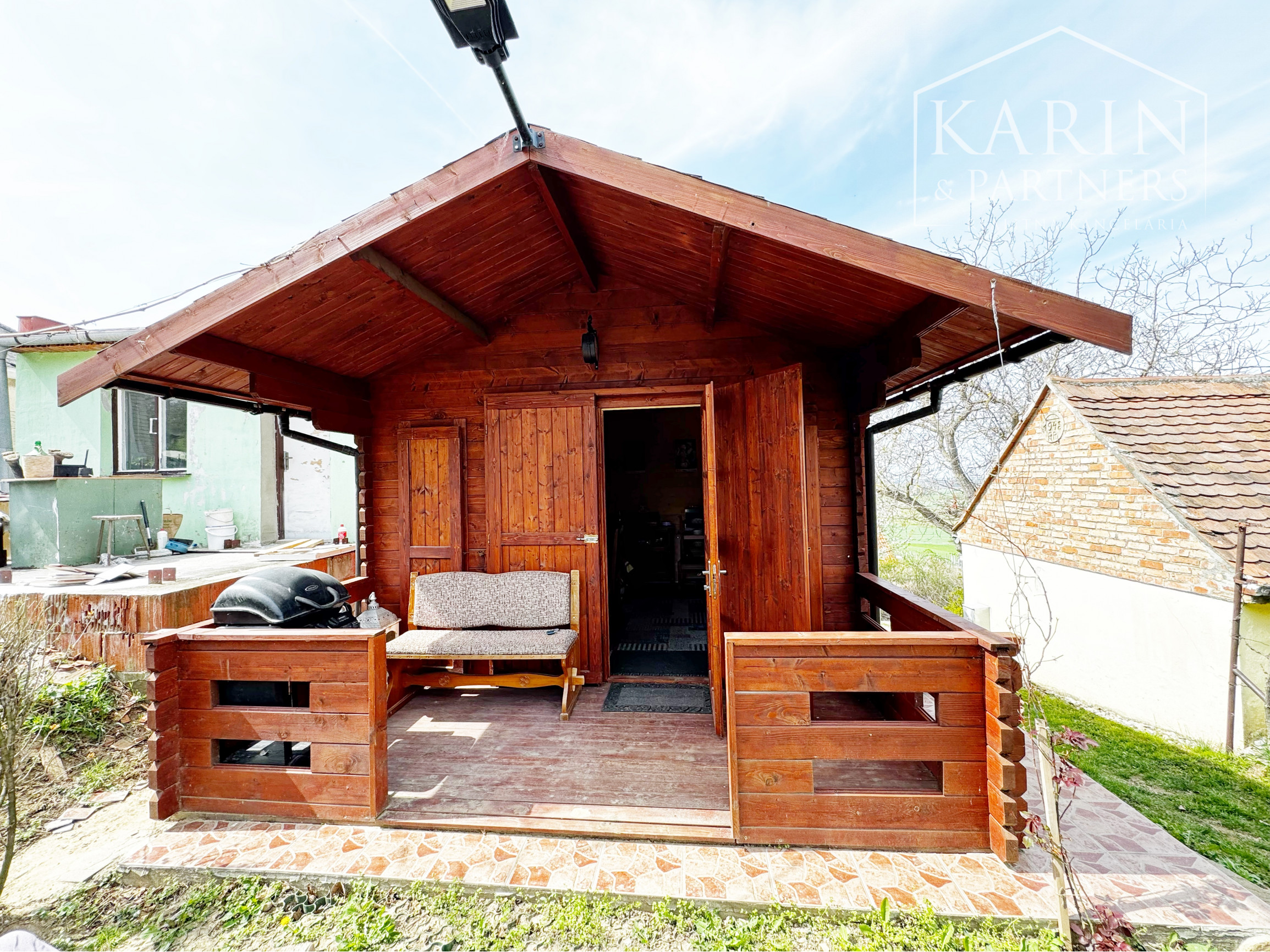 Vinohradnícky domček po reko aj s vinohradom, za Líštinami