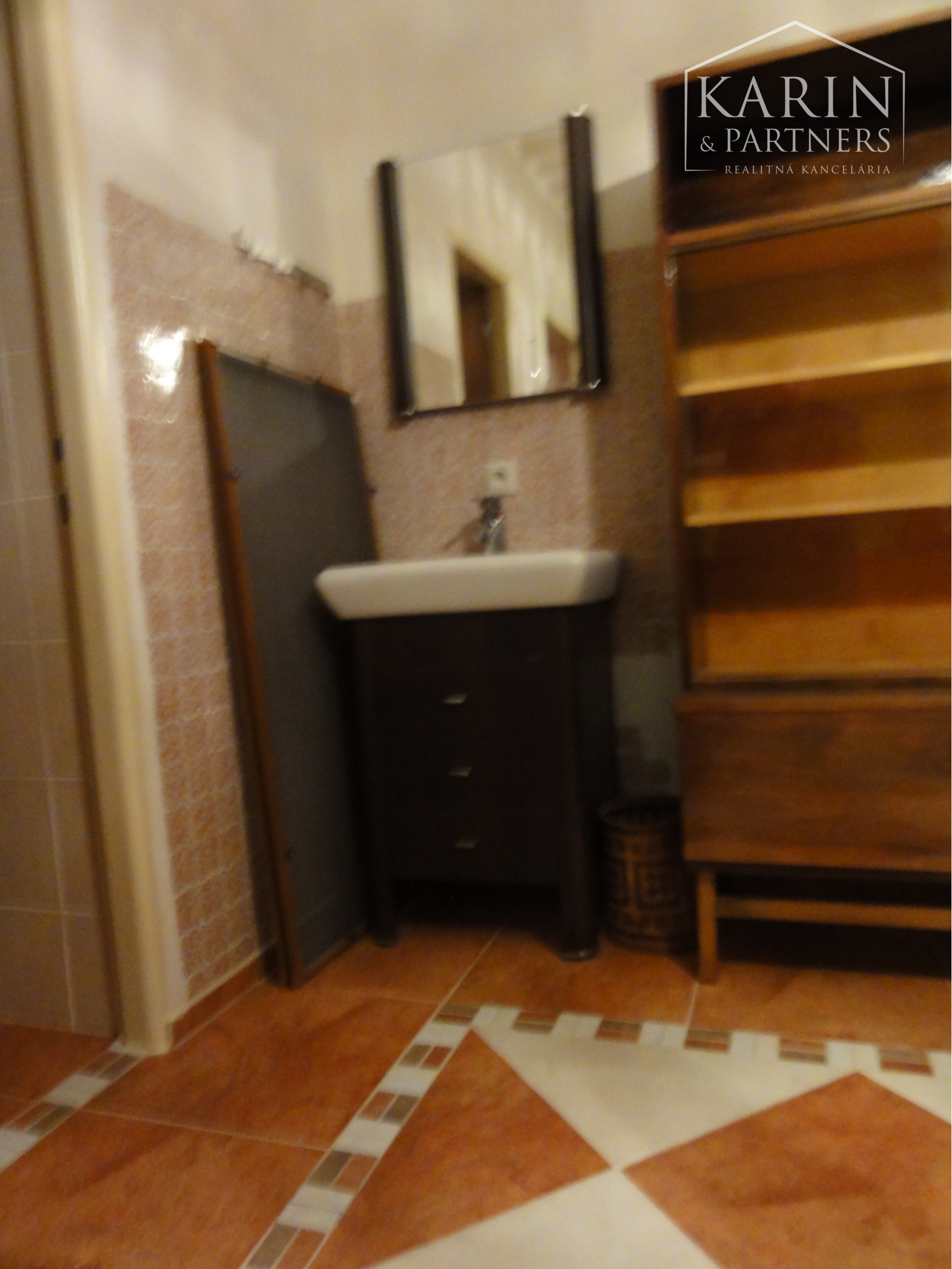 RD pekný 7-izbový v okolí Podhajskej – RD, alebo ako PENZIÓN