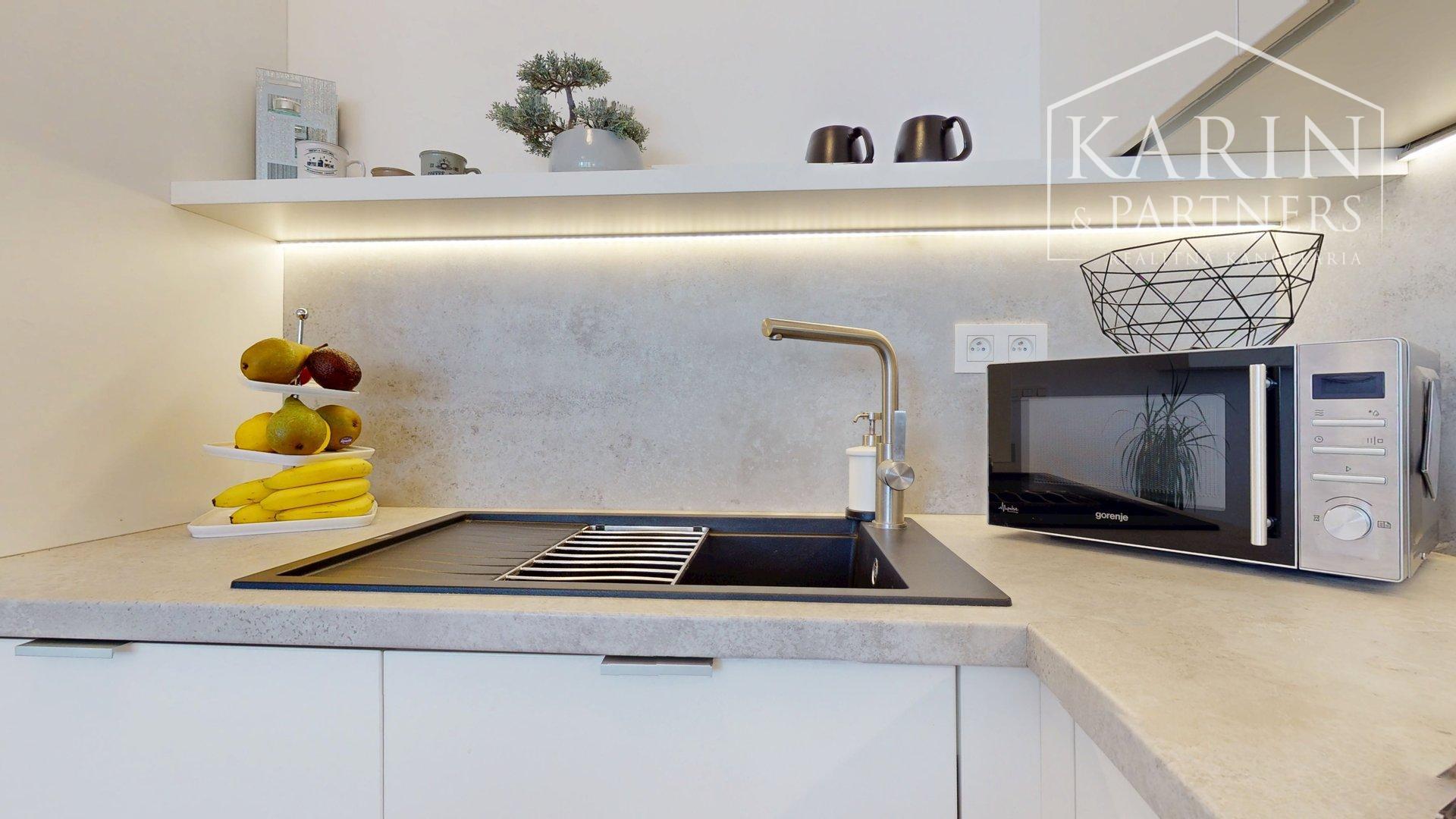 REZERVOVANÉ- Zariadený 2i. byt | loggia | šatník | parking | Malé Krasňany