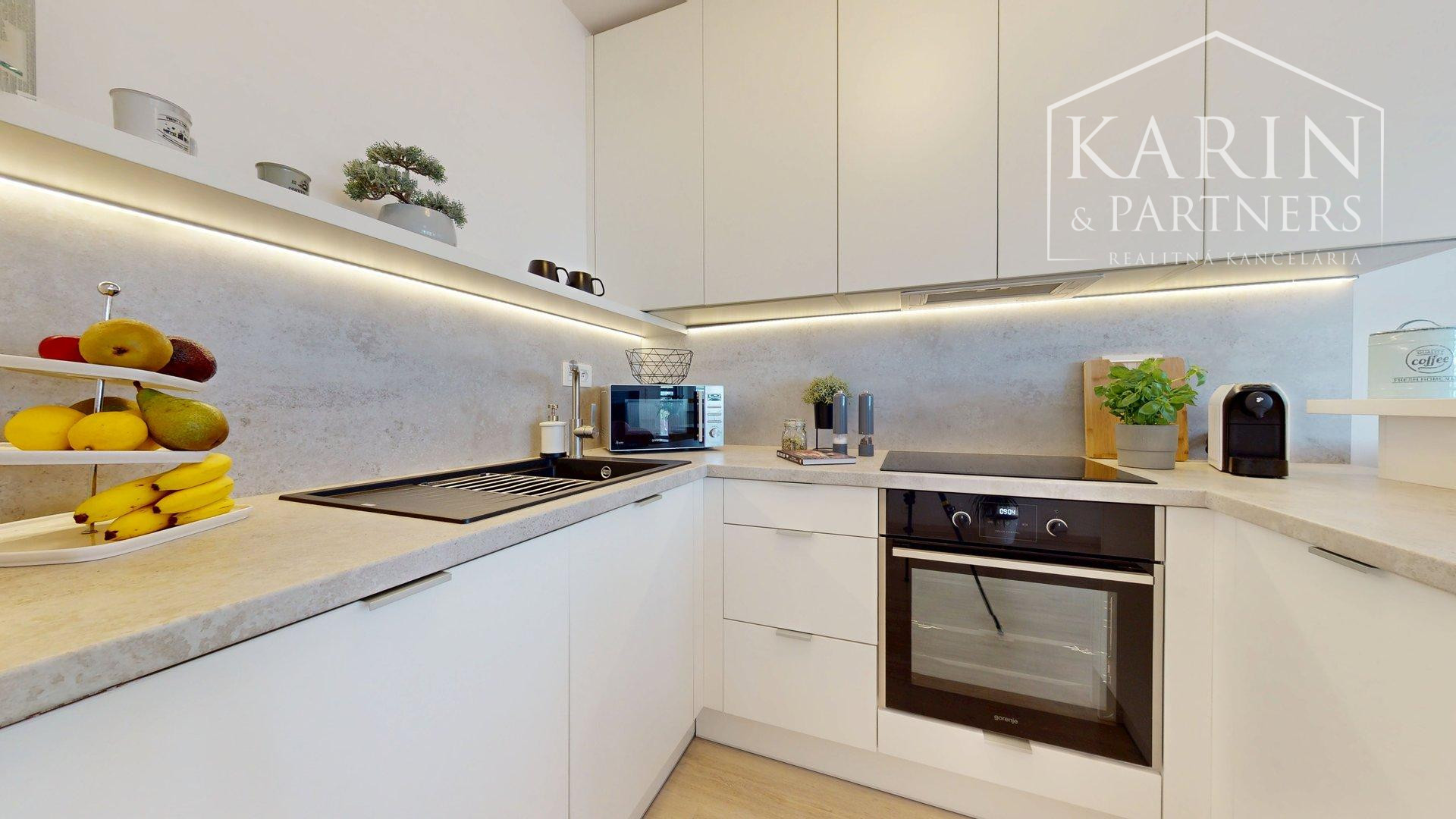 REZERVOVANÉ- Zariadený 2i. byt | loggia | šatník | parking | Malé Krasňany