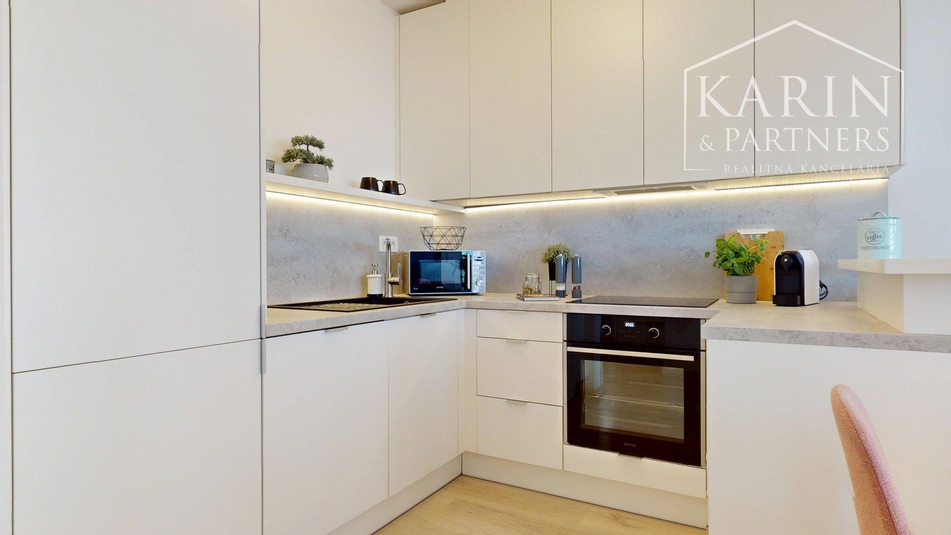 REZERVOVANÉ- Zariadený 2i. byt | loggia | šatník | parking | Malé Krasňany