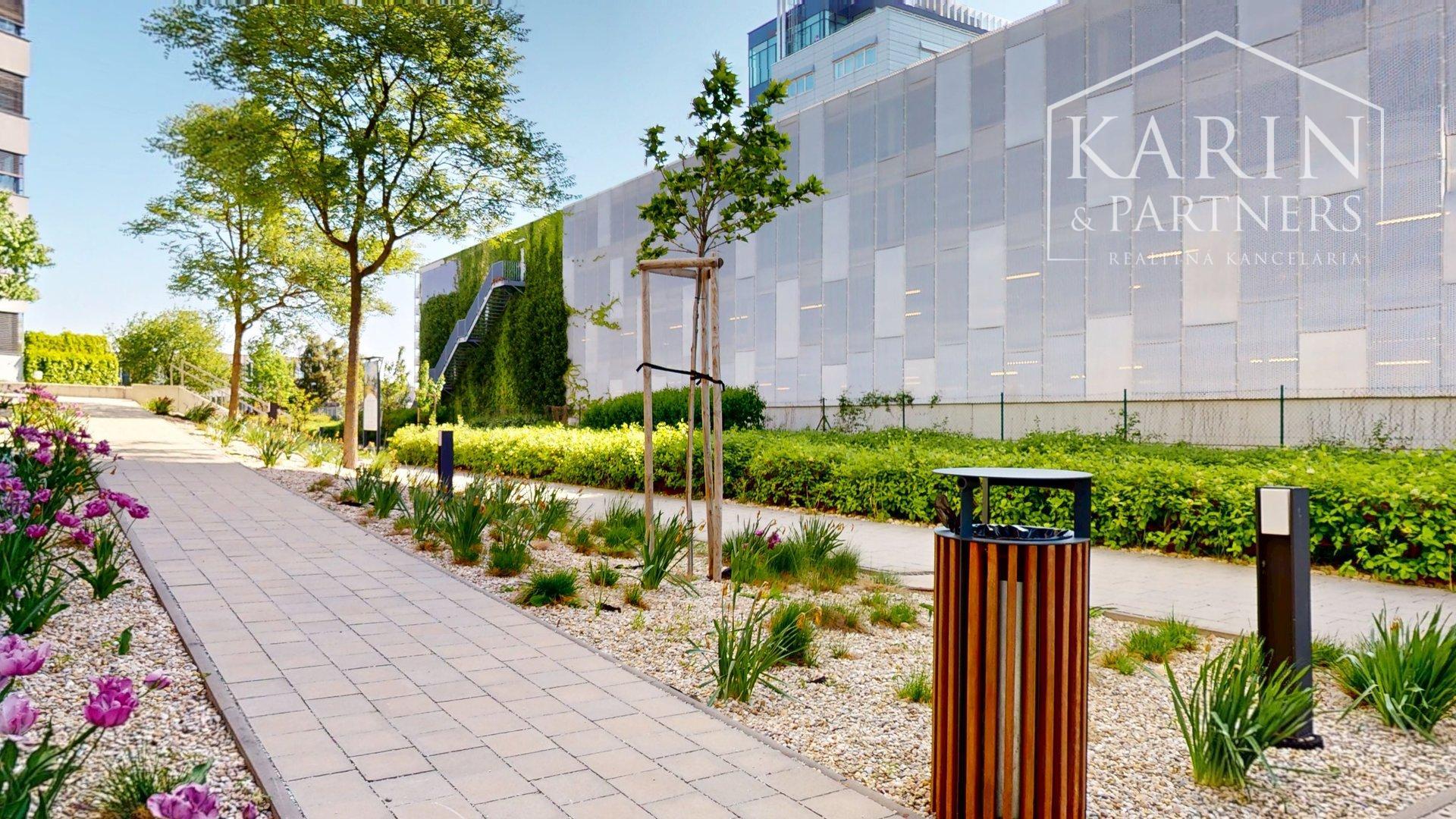 REZERVOVANÉ- Zariadený 2i. byt | loggia | šatník | parking | Malé Krasňany