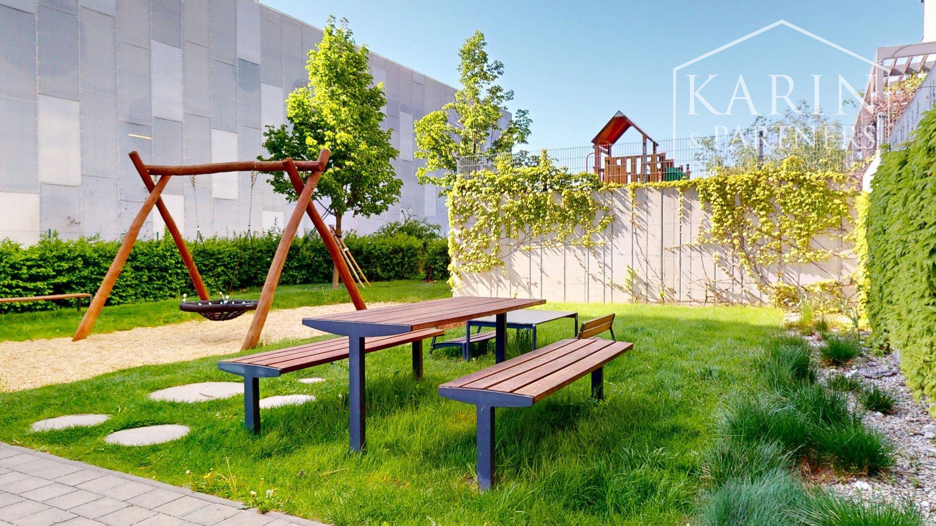 REZERVOVANÉ- Zariadený 2i. byt | loggia | šatník | parking | Malé Krasňany