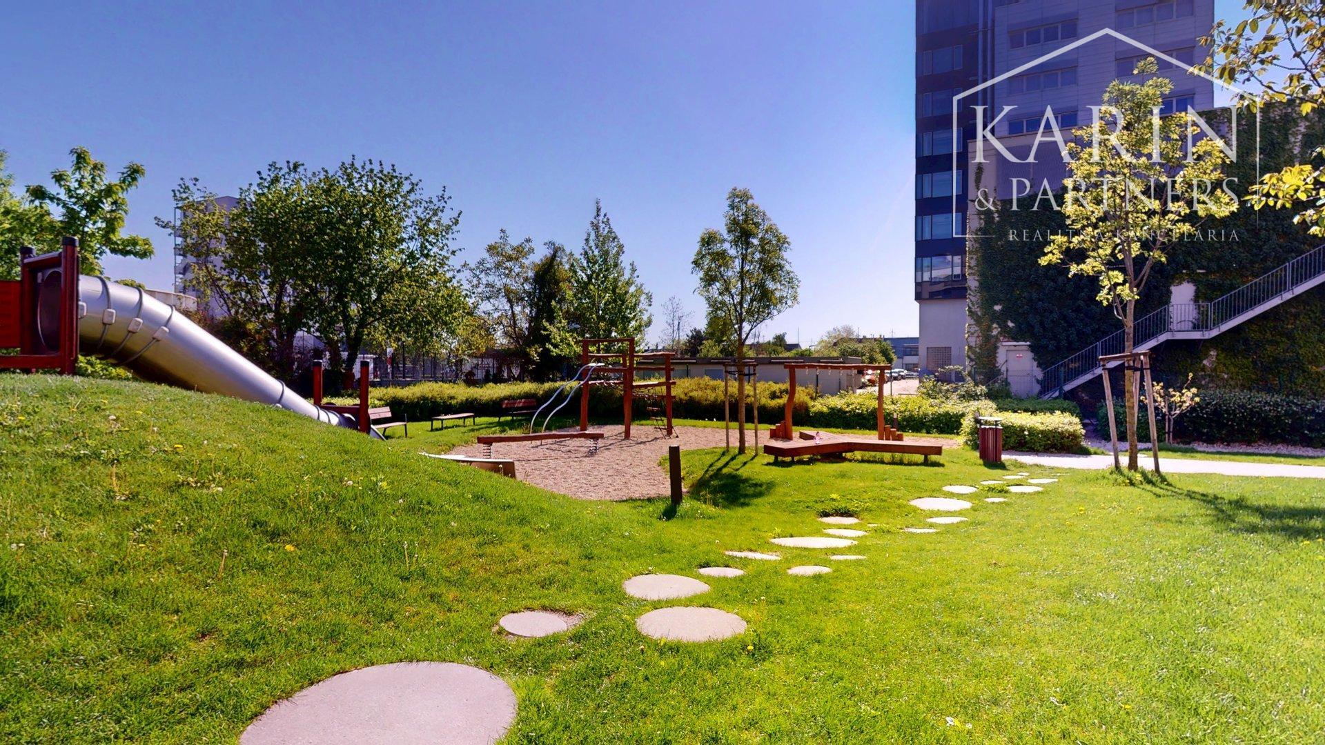 REZERVOVANÉ- Zariadený 2i. byt | loggia | šatník | parking | Malé Krasňany