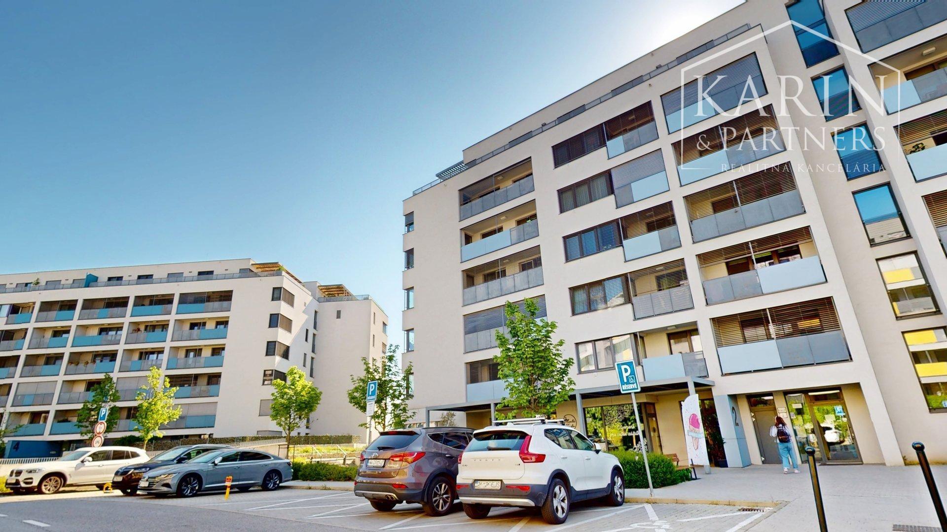 REZERVOVANÉ- Zariadený 2i. byt | loggia | šatník | parking | Malé Krasňany