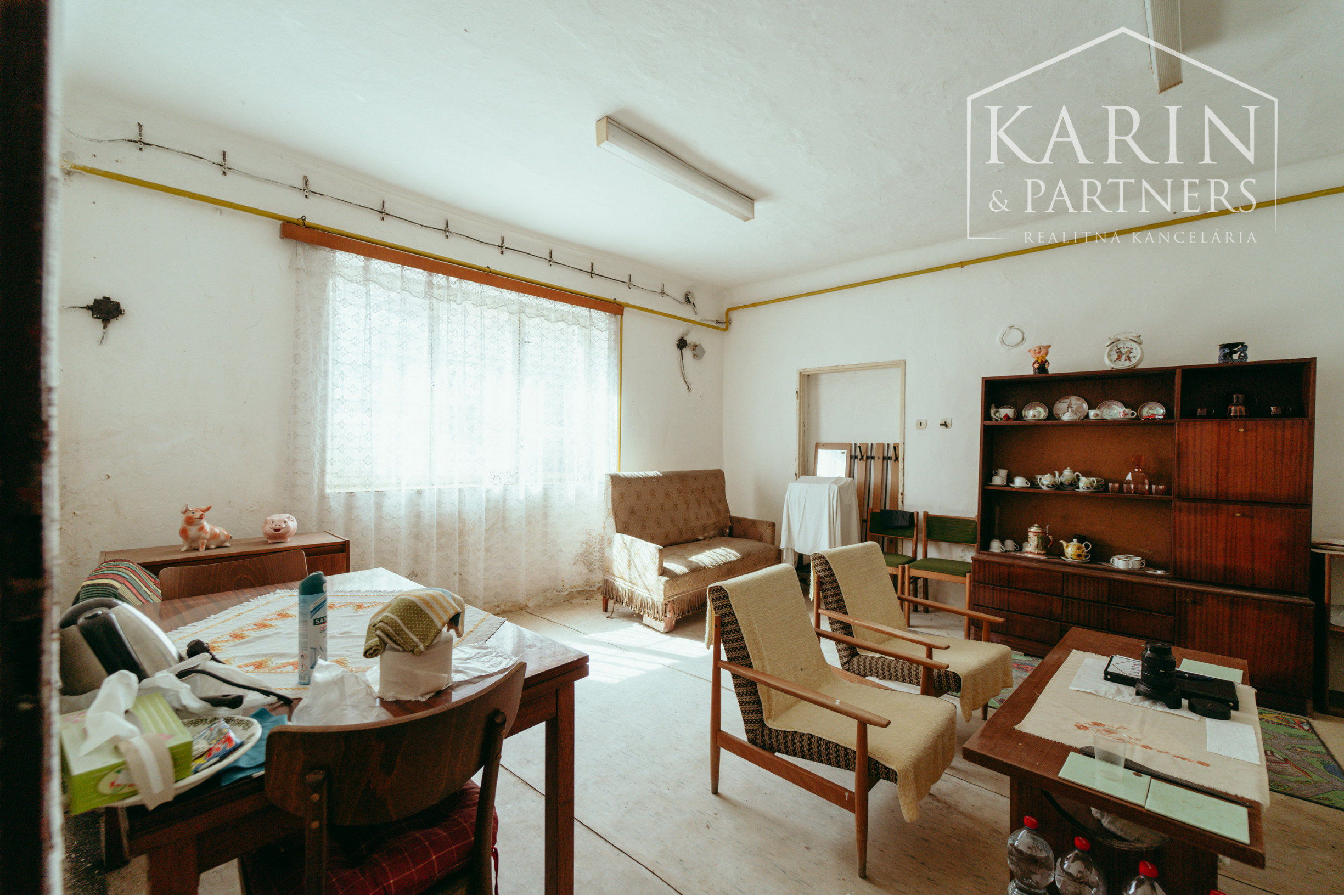 Podnikateľský objekt - dvojdom s veľkým pozemkom