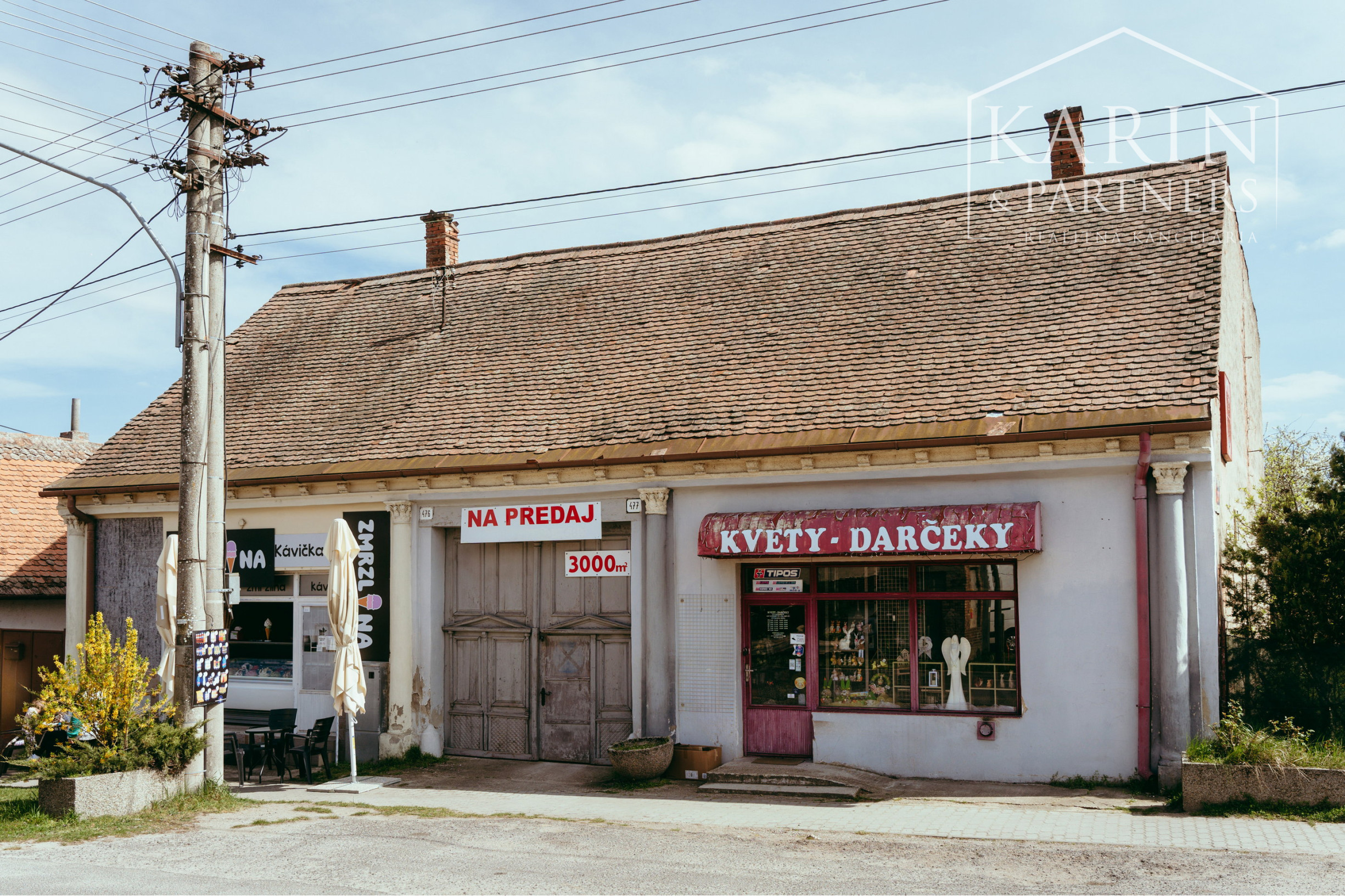 Podnikateľský objekt - dvojdom s veľkým pozemkom
