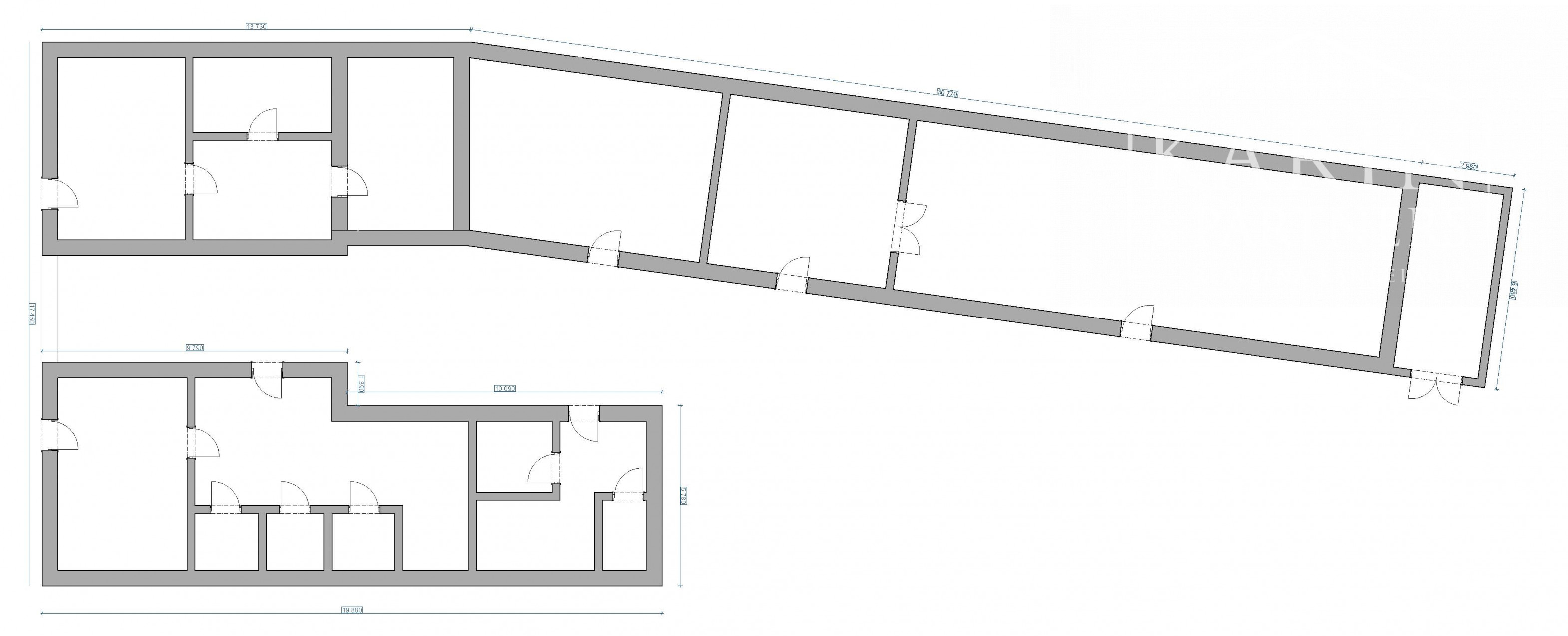 Podnikateľský objekt - dvojdom s veľkým pozemkom