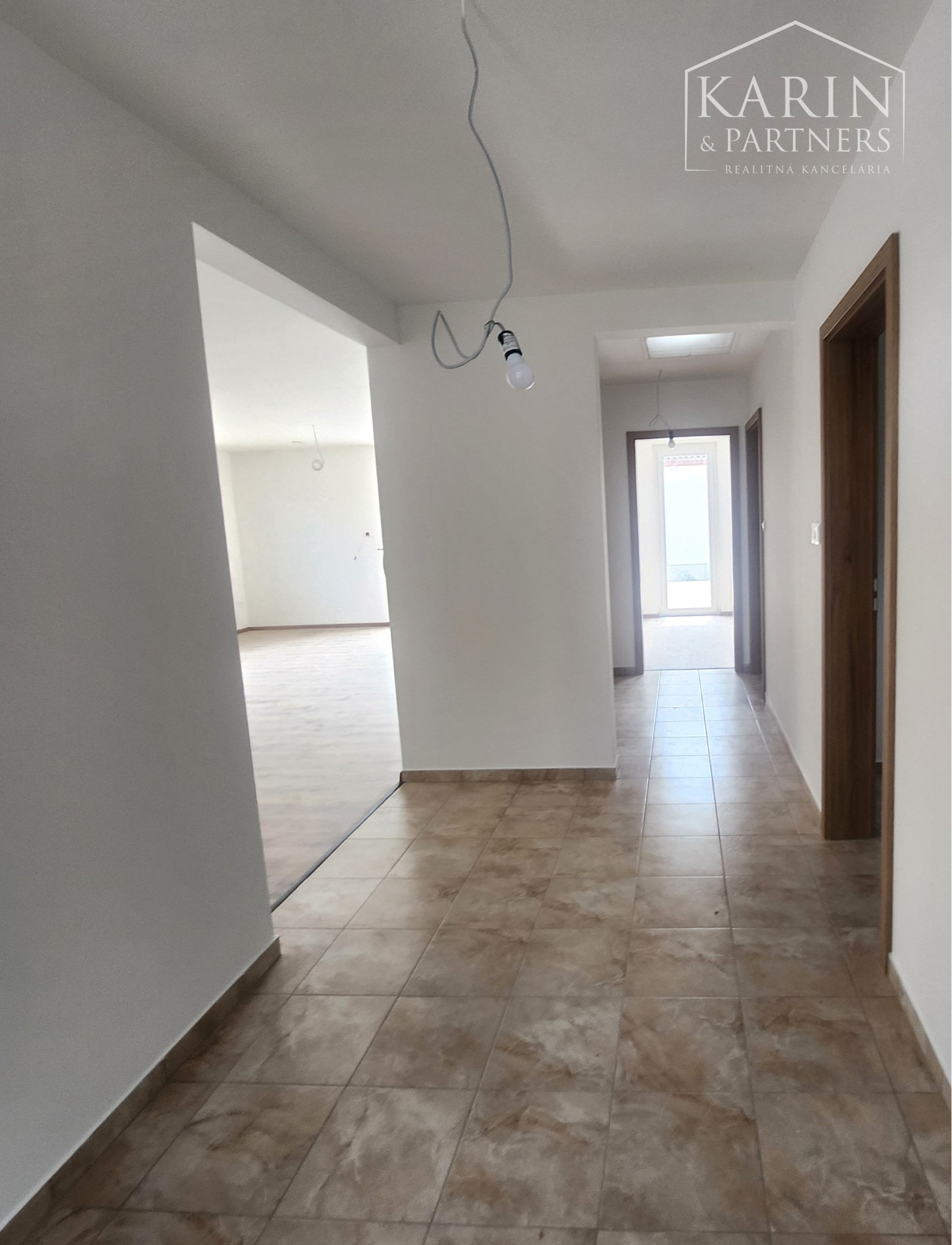 Predaj - Rodinné  domy,  3 a 4 izbové, nízko-energetické novostavby ,,Typ Bungalov“ RAJKA - Maďarsko