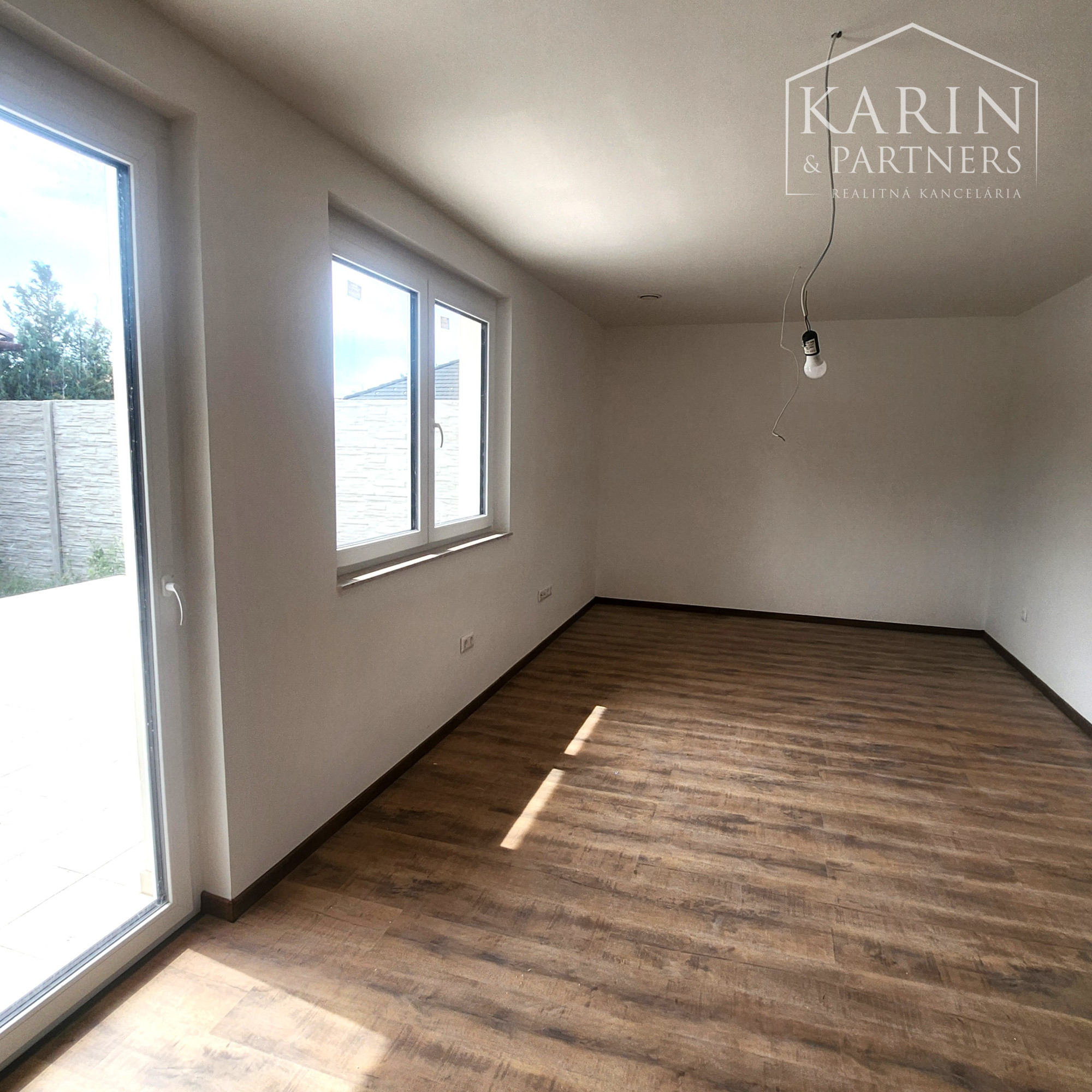 Predaj - Rodinné  domy,  3 a 4 izbové, nízko-energetické novostavby ,,Typ Bungalov“ RAJKA - Maďarsko