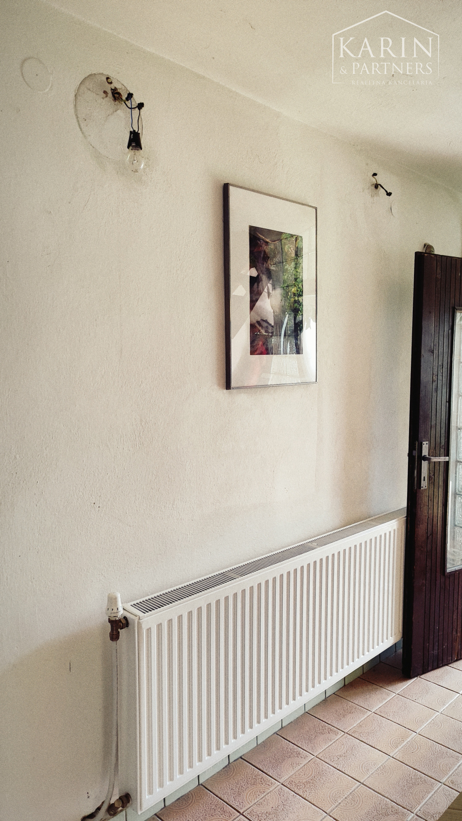 Priestranný rodinný dom, na veľkom pozemku, Komjatice