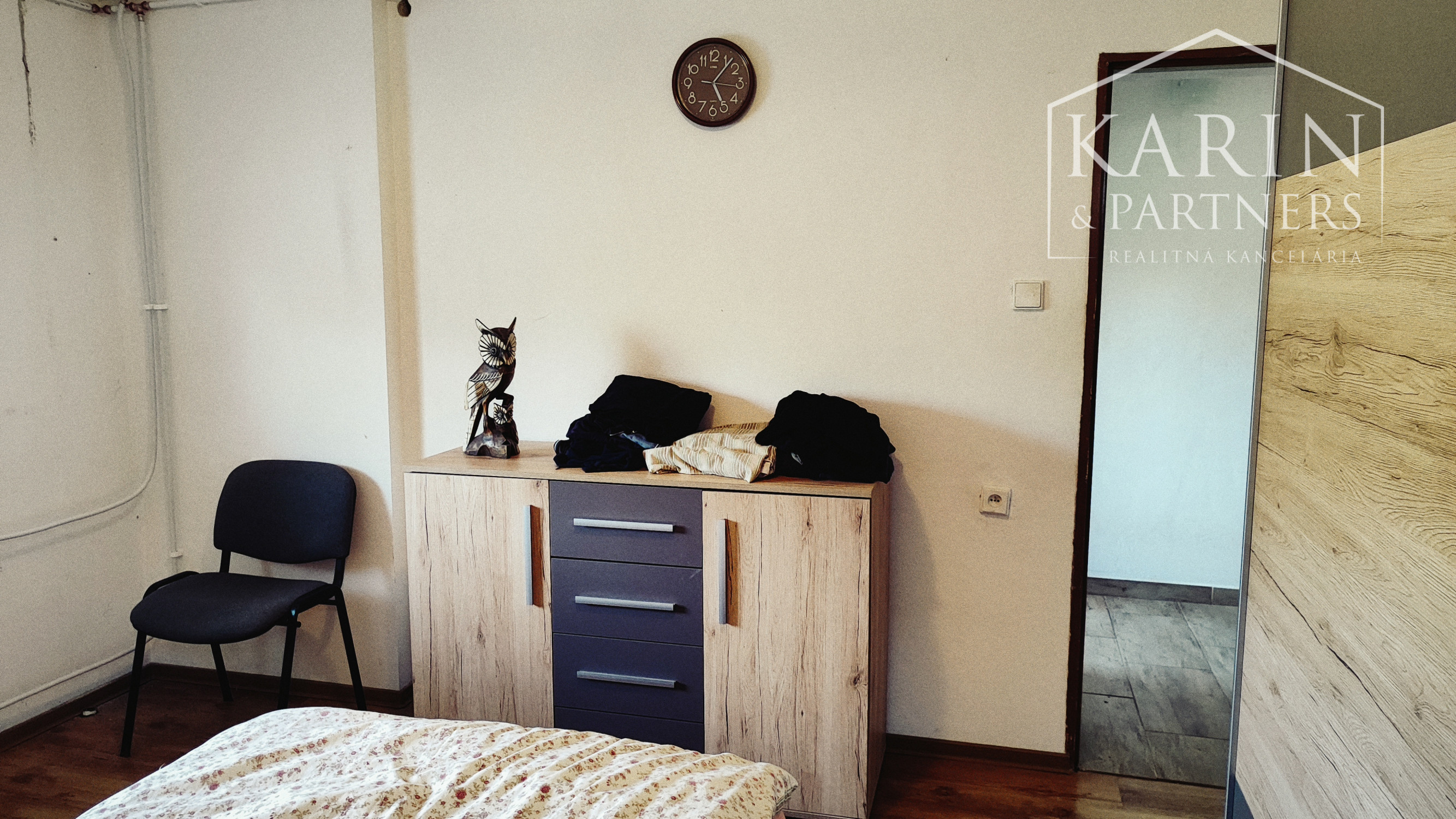 Priestranný rodinný dom, na veľkom pozemku, Komjatice