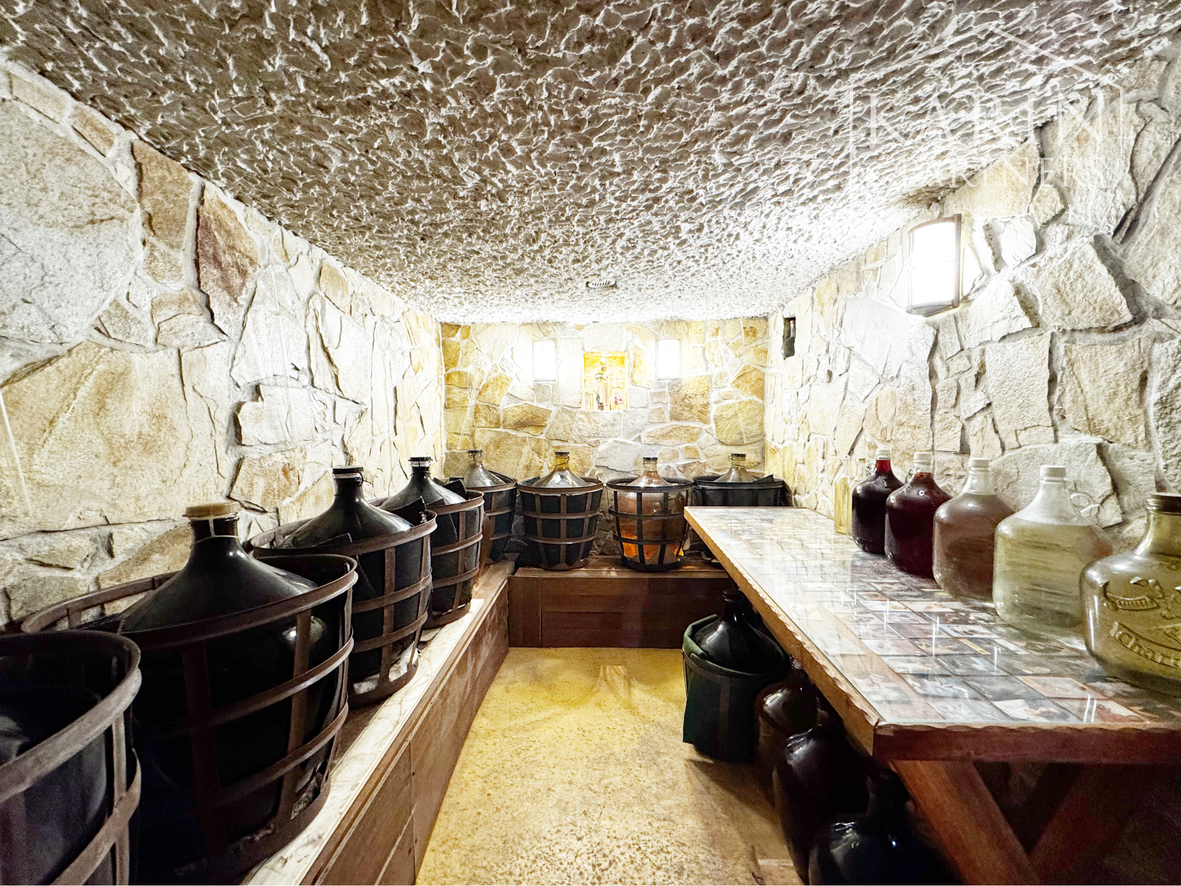 Vinohradnícky domček po reko aj s vinohradom, za Líštinami