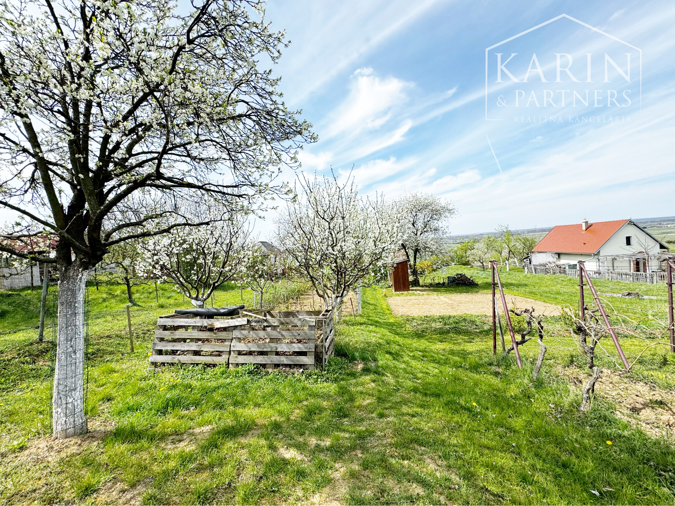 Vinohradnícky domček po reko aj s vinohradom, za Líštinami