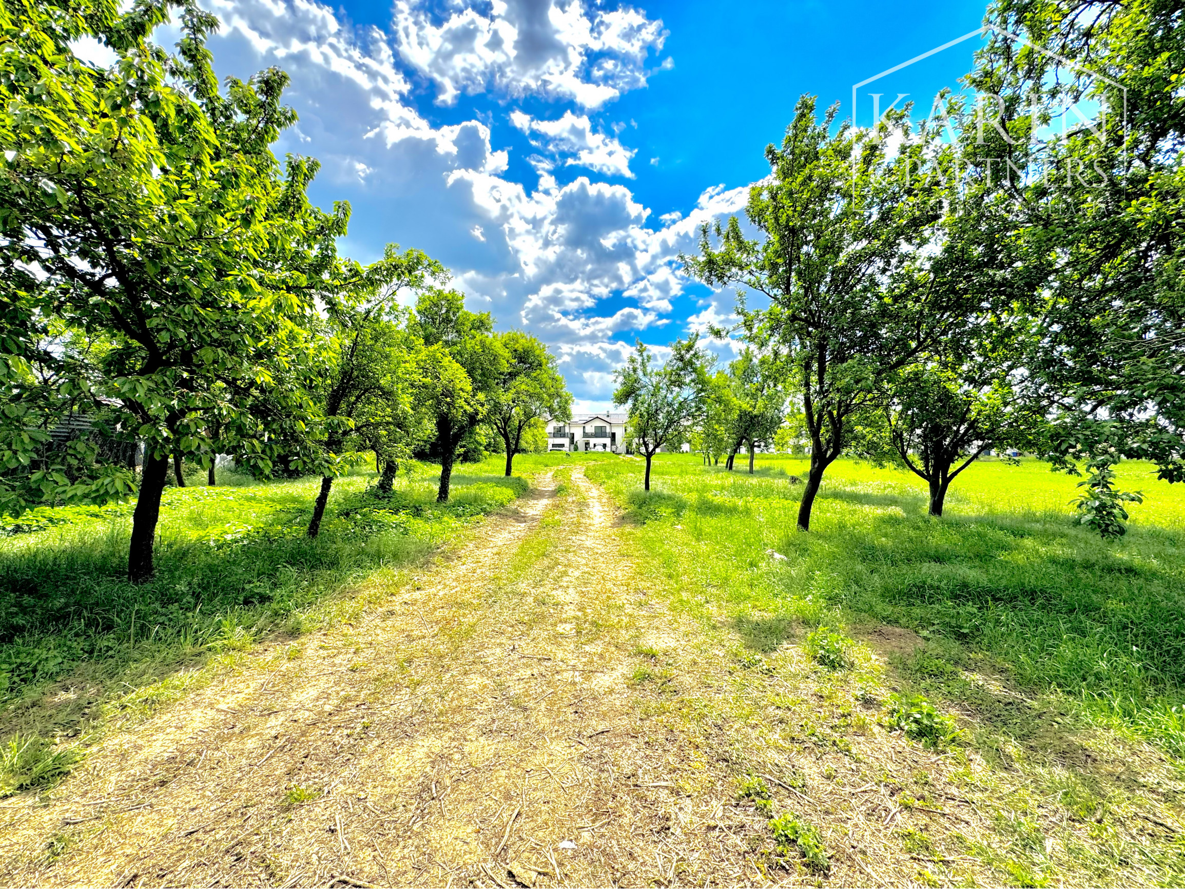 Stavebný pozemok pre rodinné domy aj bytový dom, 1695 m2, Hlboké