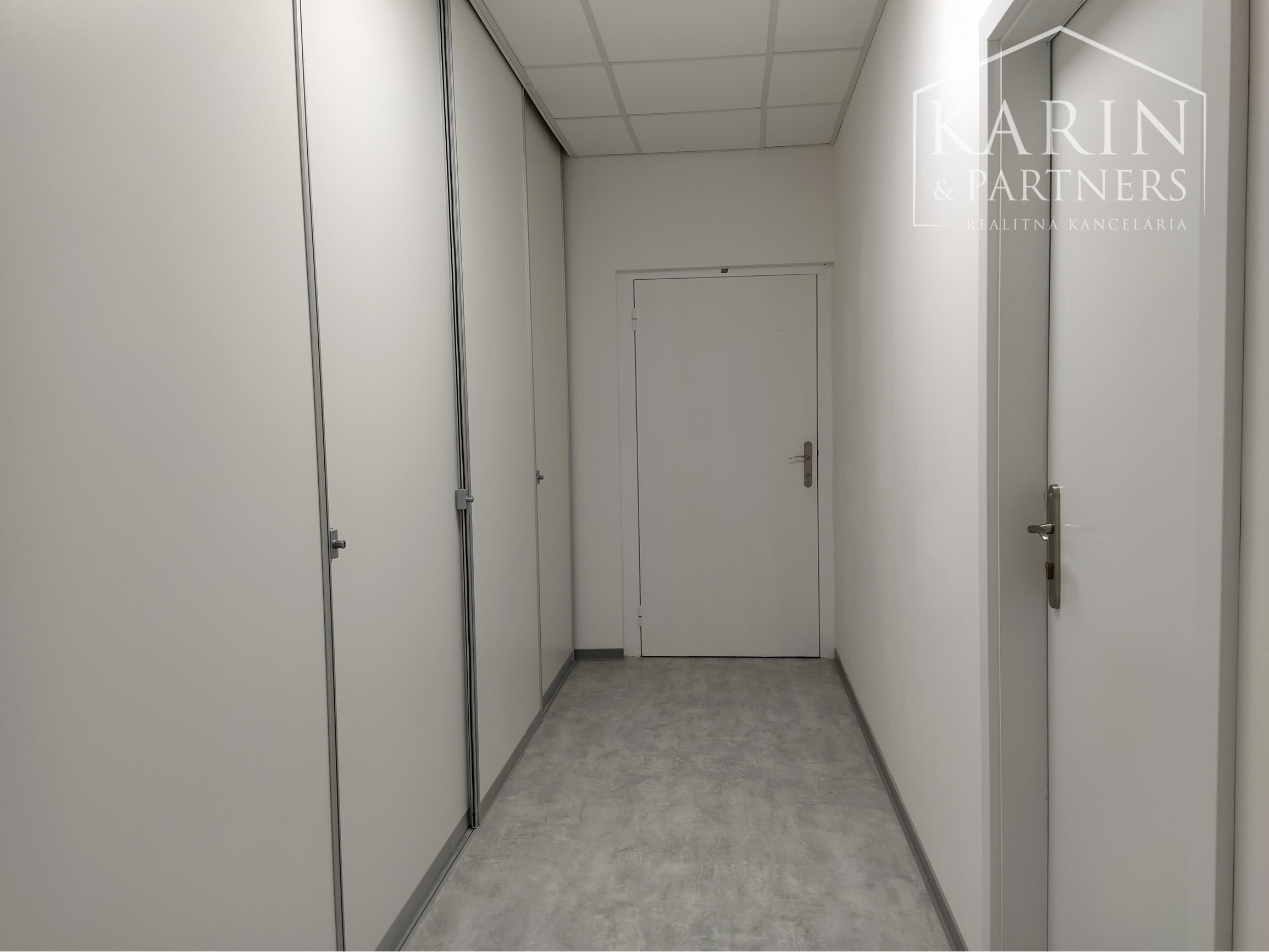 Prenájom klimatizovaná kancelária 27,58 m2, ul. Polianky, BA IV., Dúbravka