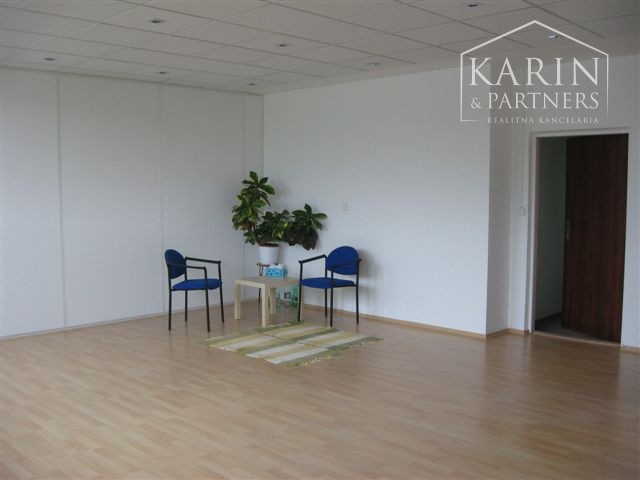 Prenájom klimatizovaná kancelária 27,58 m2, ul. Polianky, BA IV., Dúbravka