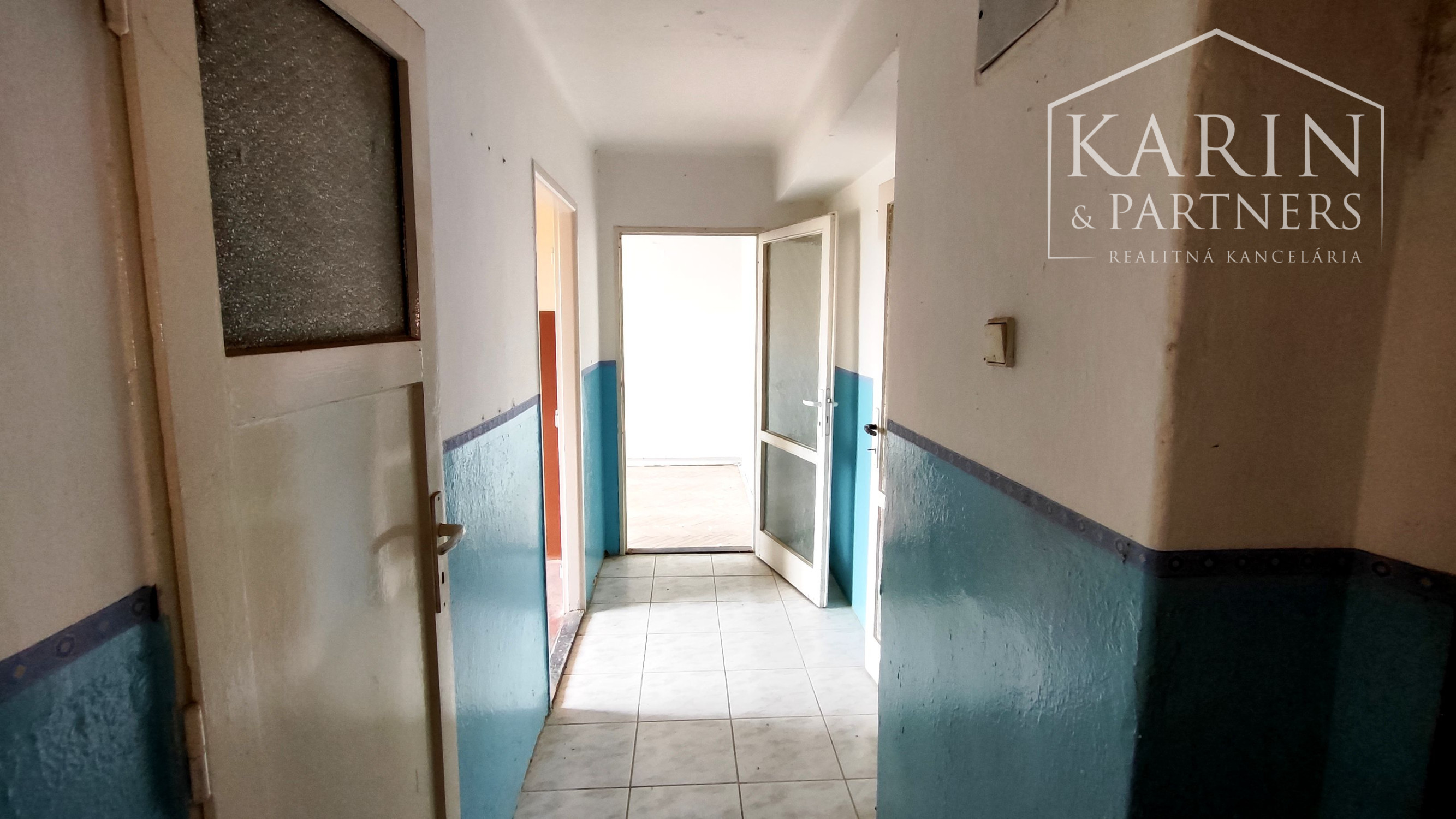 EXKLUZÍVNE: 3-izb.Byt za cenu chatky!Tehlová bytovka,Modrany