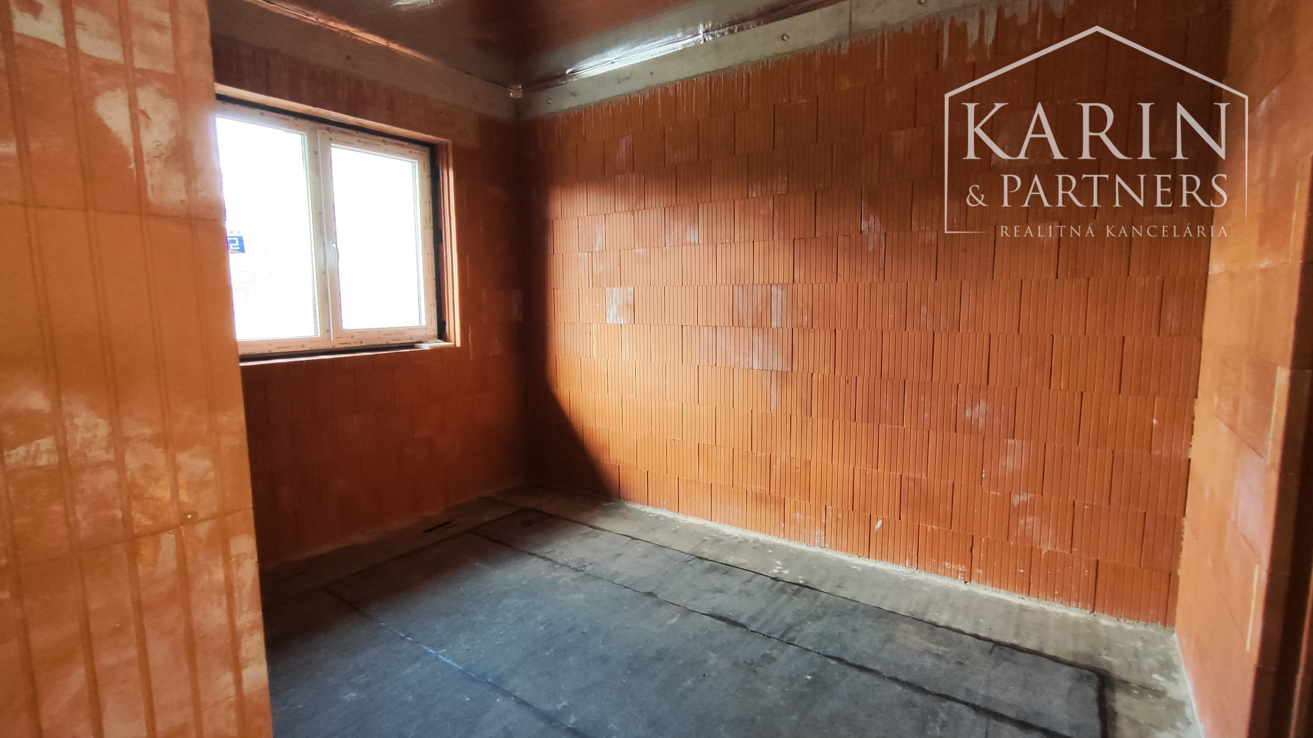 Výhodná ponuka: Na predaj moderný a kvalitný rodinný dom - novostavba v Šuranoch, slnečný pozemok