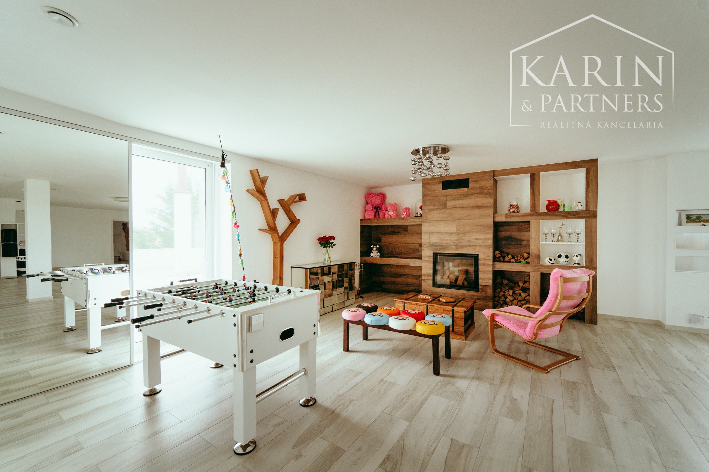 Moderný a priestranný 5 izbový zrekonštruovaný rodinný dom s veľkým pozemkom v Bratislave