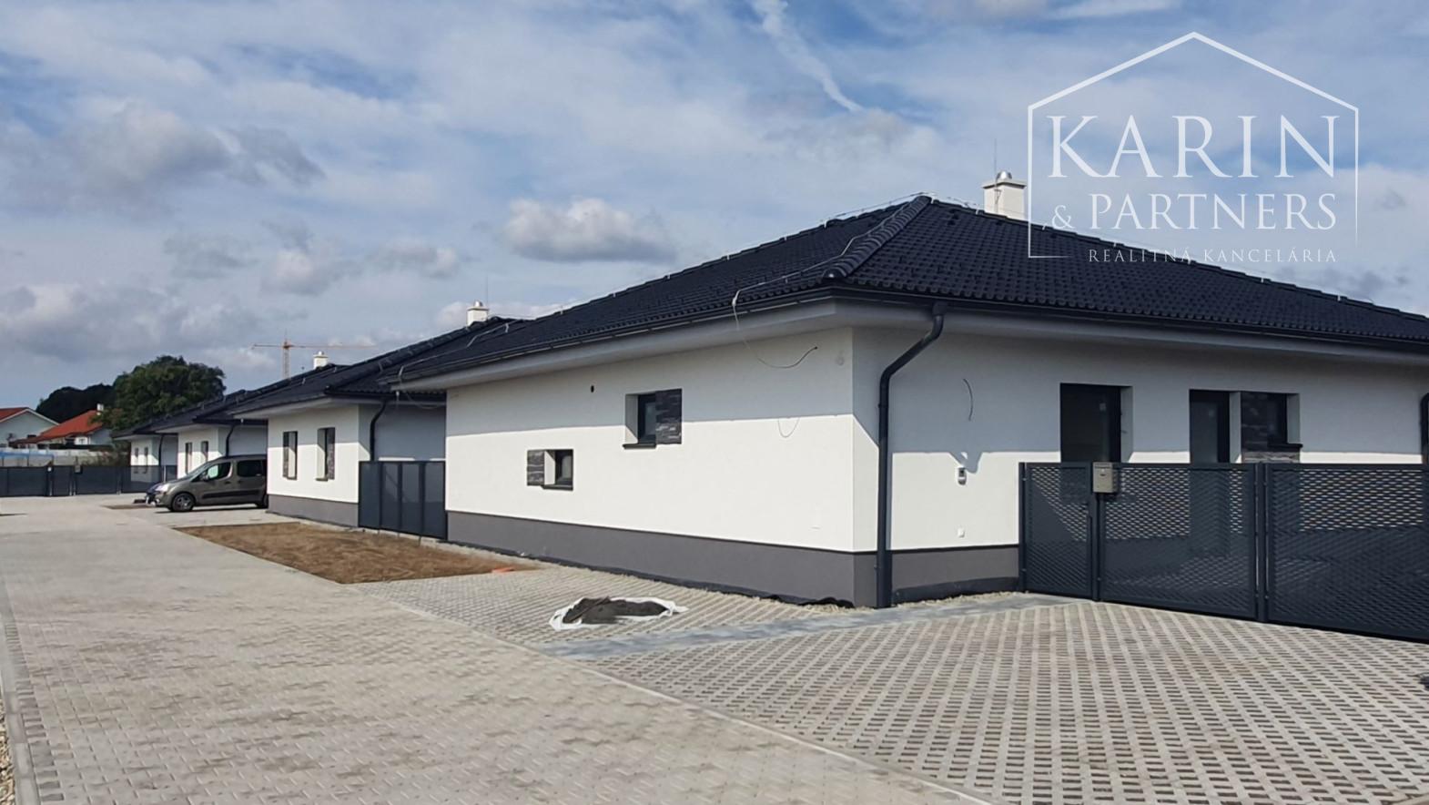 Predaj - Rodinný dom 4 izbový ,, Typ Bungalov " v obci Láb - okr. Malacky