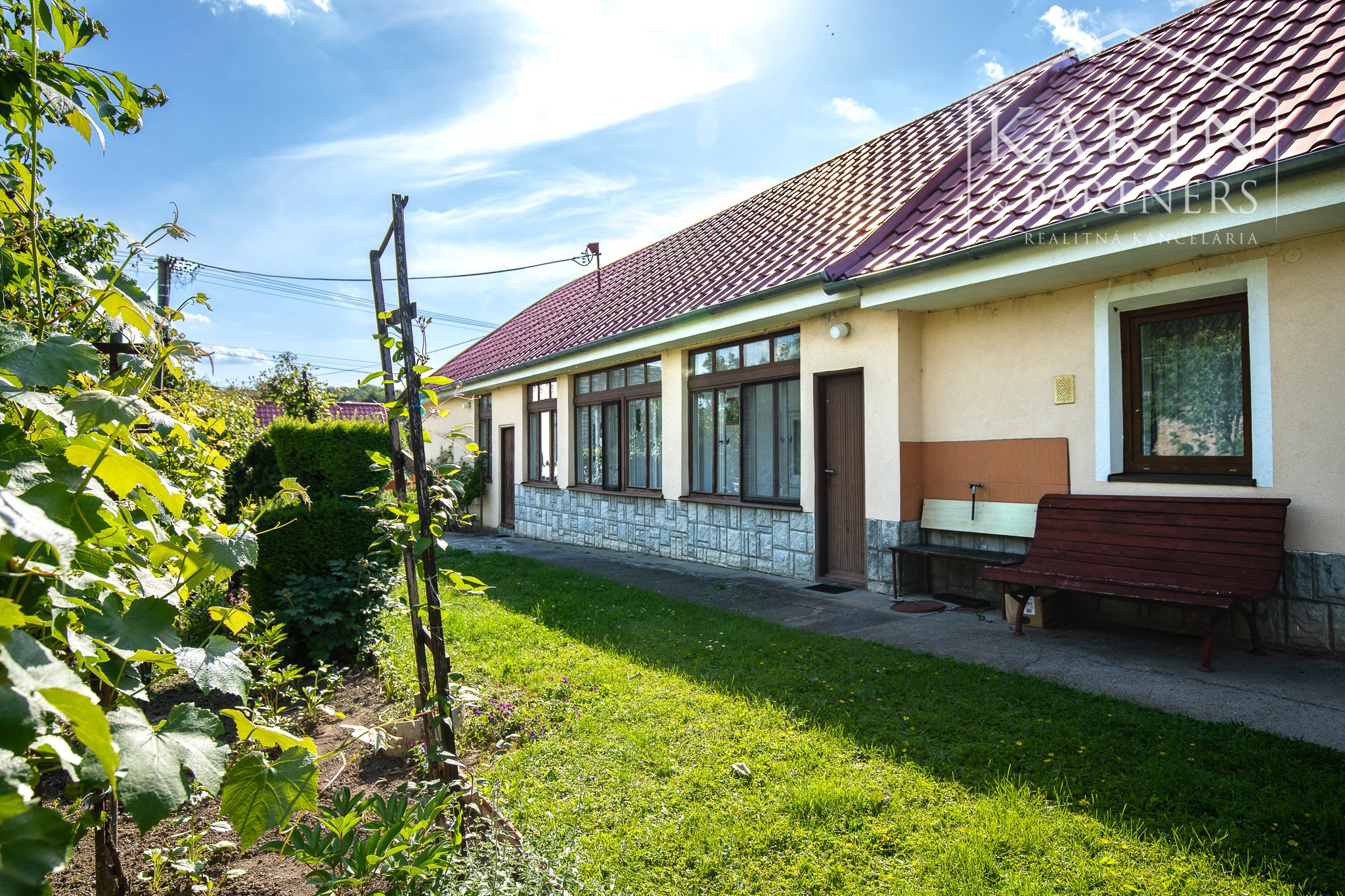 4-izbový dom so záhradou, vínnou pivnicou a ovocným sadom v obci Golianovo – ideálne miesto pre pokojný život blízko Nitry - PREDANÝ