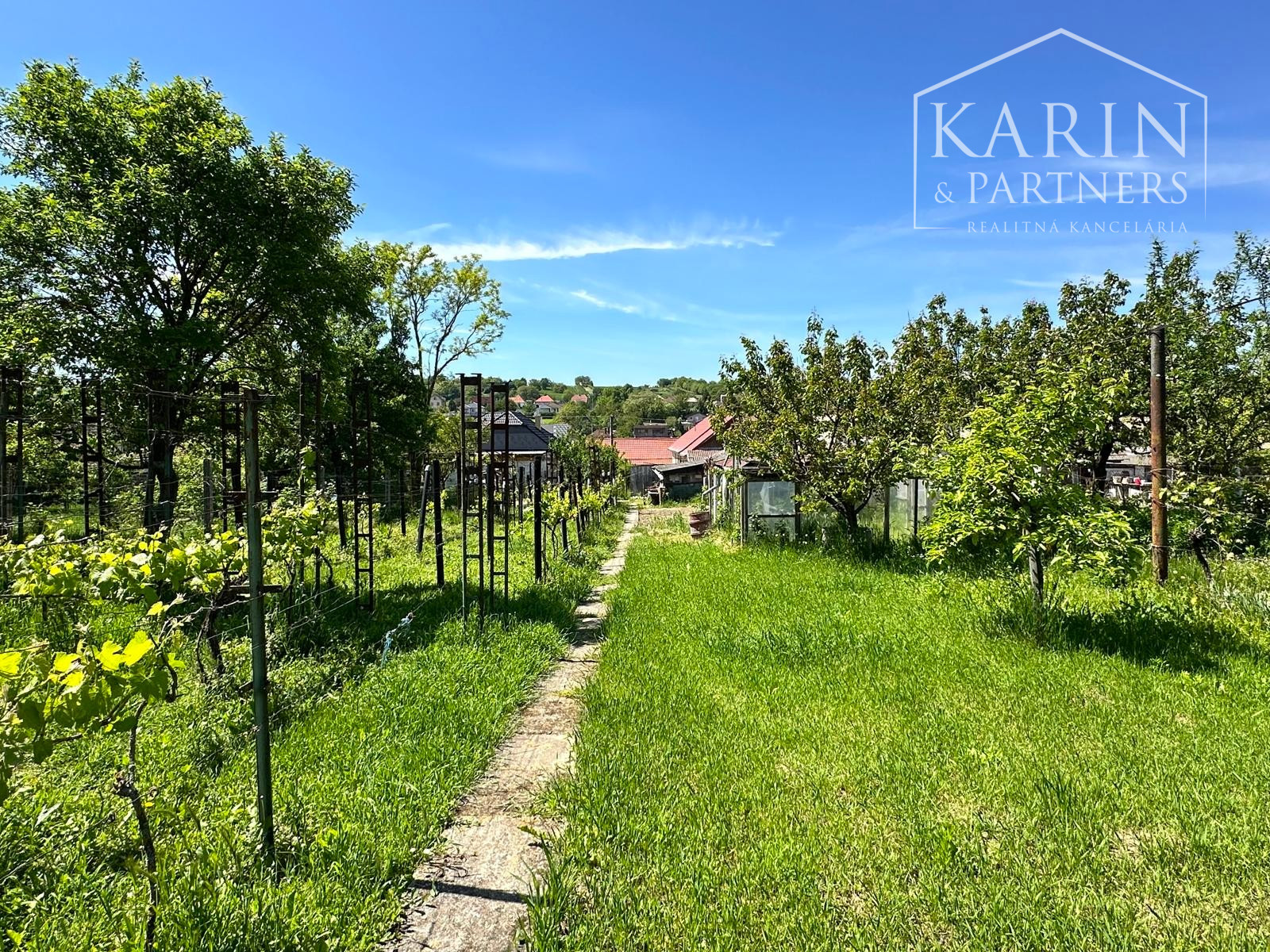 4-izbový dom so záhradou, vínnou pivnicou a ovocným sadom v obci Golianovo – ideálne miesto pre pokojný život blízko Nitry - PREDANÝ