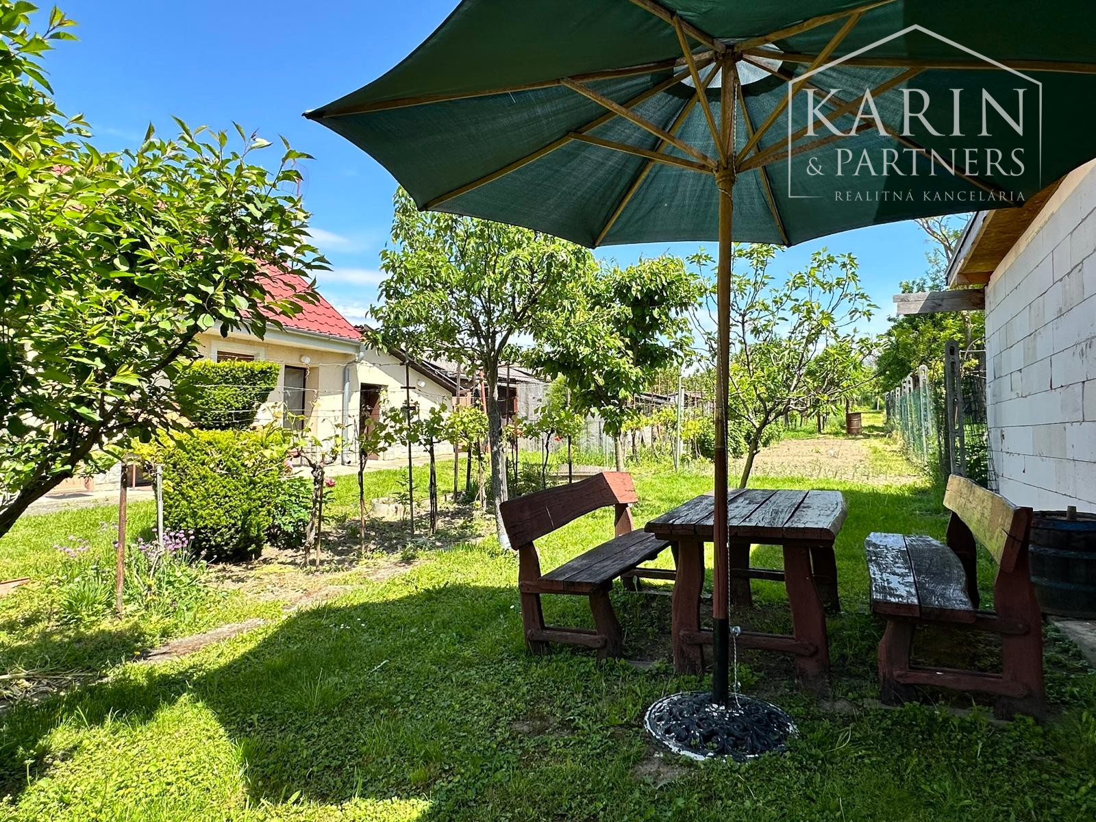 4-izbový dom so záhradou, vínnou pivnicou a ovocným sadom v obci Golianovo – ideálne miesto pre pokojný život blízko Nitry - PREDANÝ