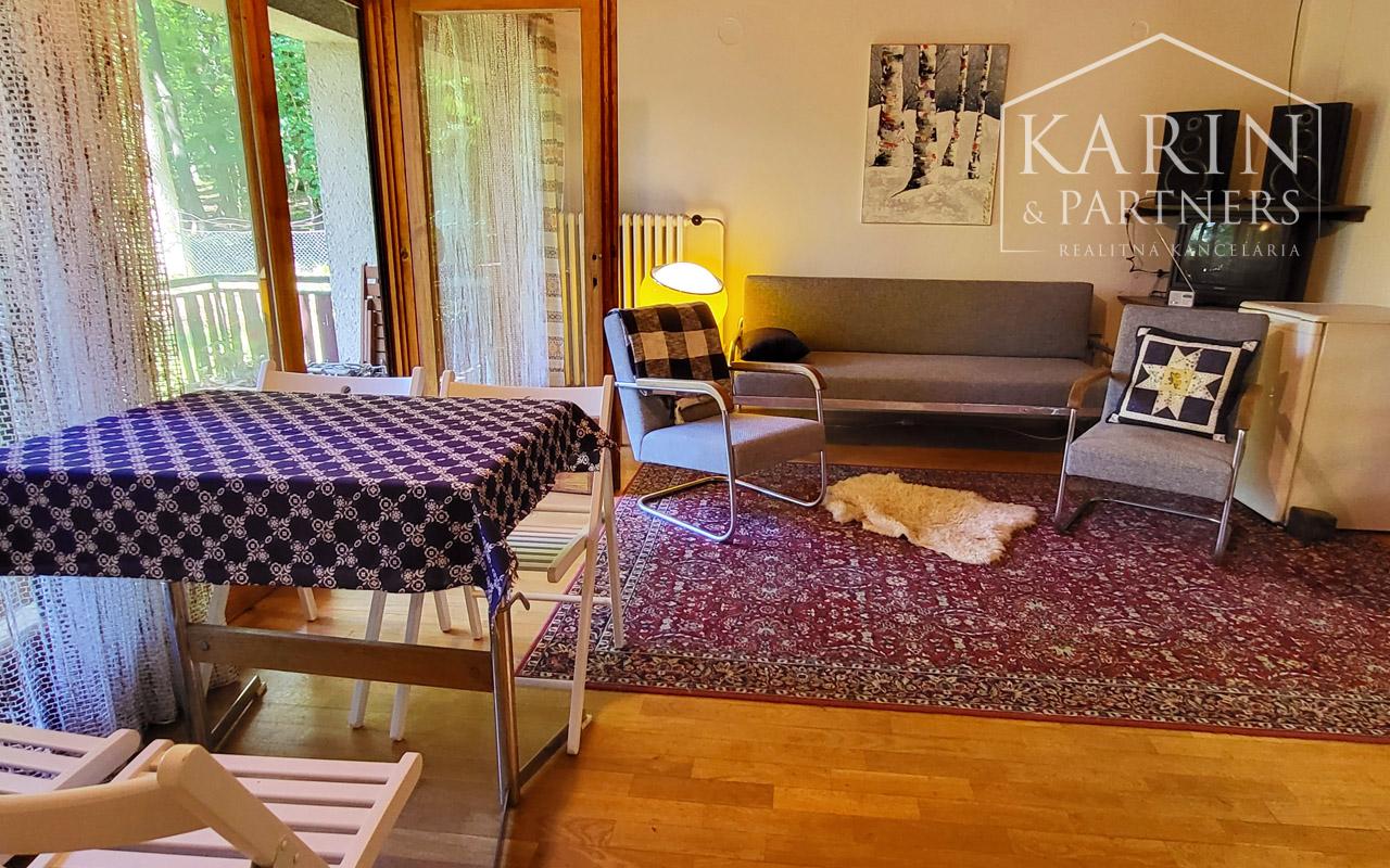 *** REZERVOVANÉ *** Chata v Harmónii pod lesom pozemok 4,7 á