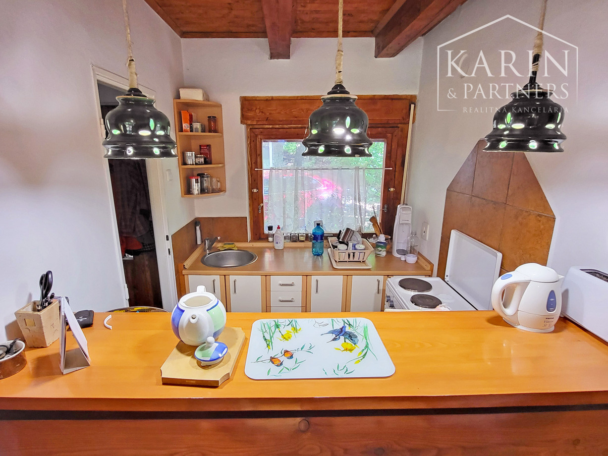 *** REZERVOVANÉ *** Chata v Harmónii pod lesom pozemok 4,7 á