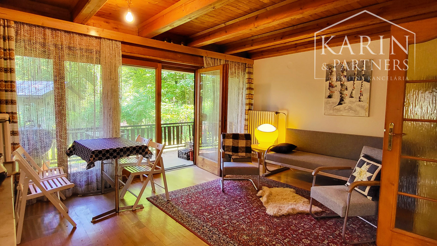 *** REZERVOVANÉ *** Chata v Harmónii pod lesom pozemok 4,7 á