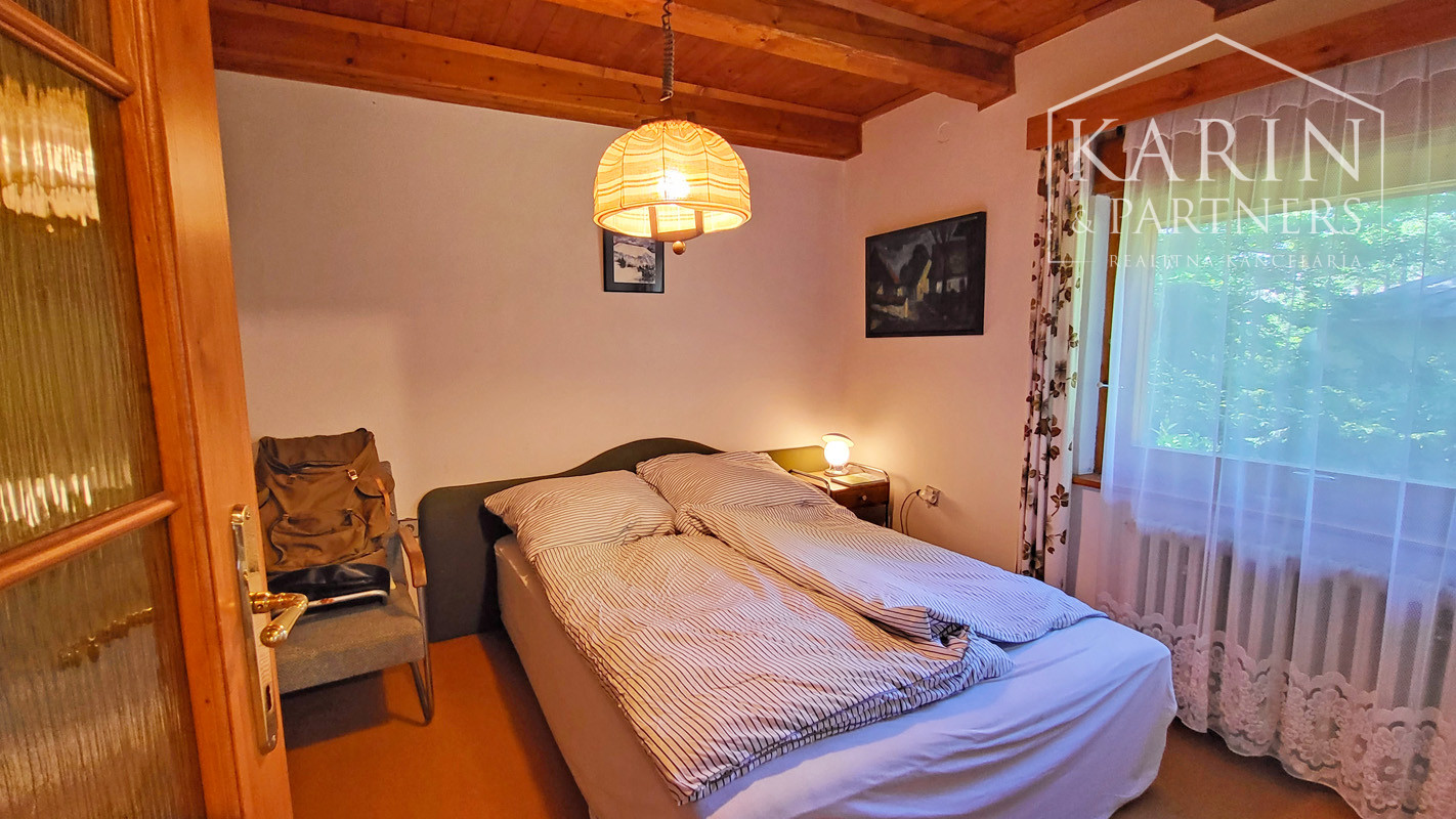 *** REZERVOVANÉ *** Chata v Harmónii pod lesom pozemok 4,7 á