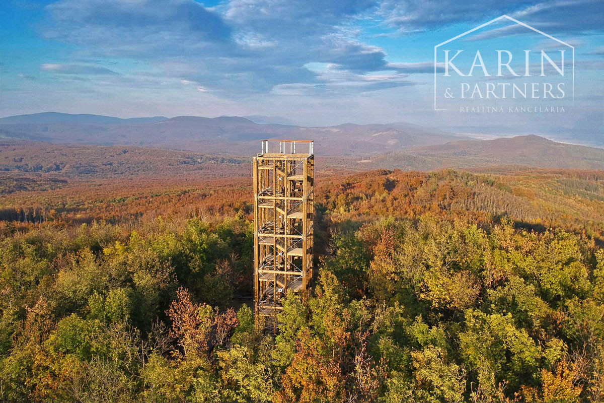 *** REZERVOVANÉ *** Chata v Harmónii pod lesom pozemok 4,7 á