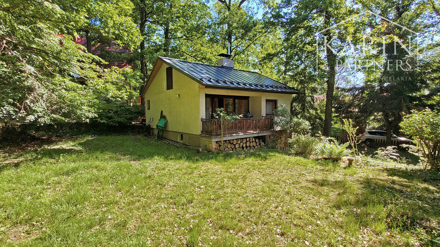 *** REZERVOVANÉ *** Chata v Harmónii pod lesom pozemok 4,7 á