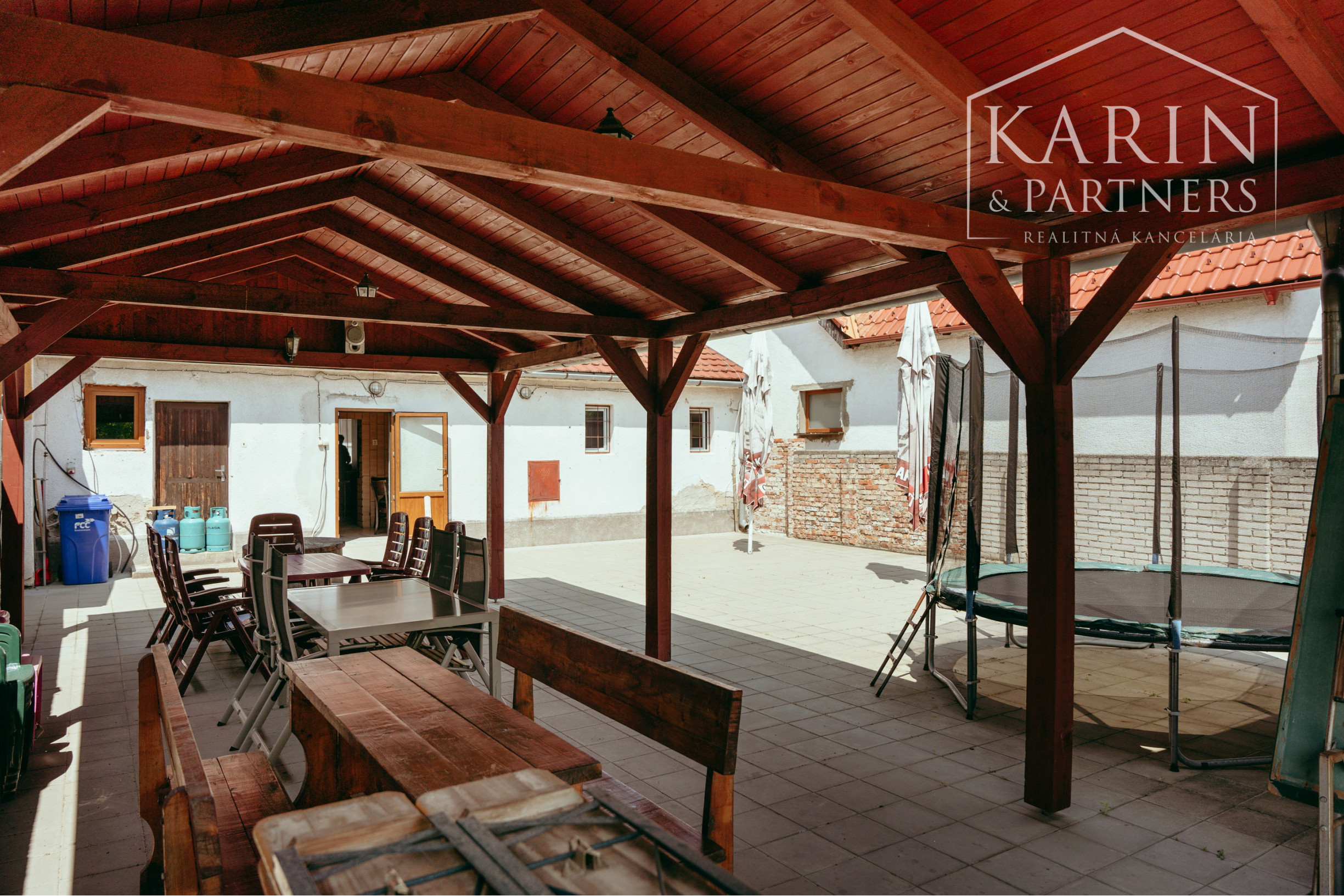 3i Rodinný dom využívaný naposledy ako pohostinstvo v obci Brodské