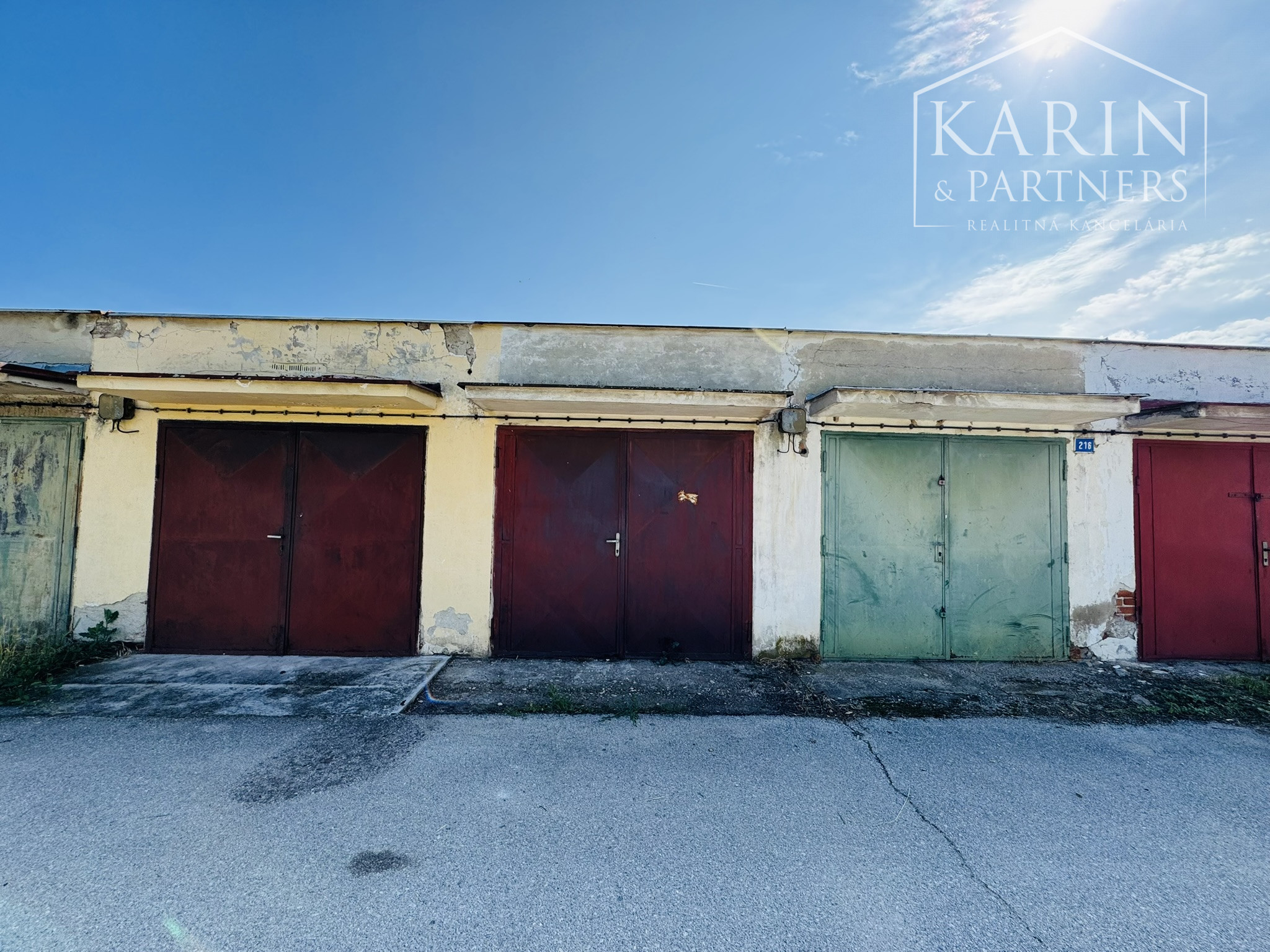 NA PREDAJ GARÁŽ – HOLÍČ, ULICA PRI ŠTADIÓNE