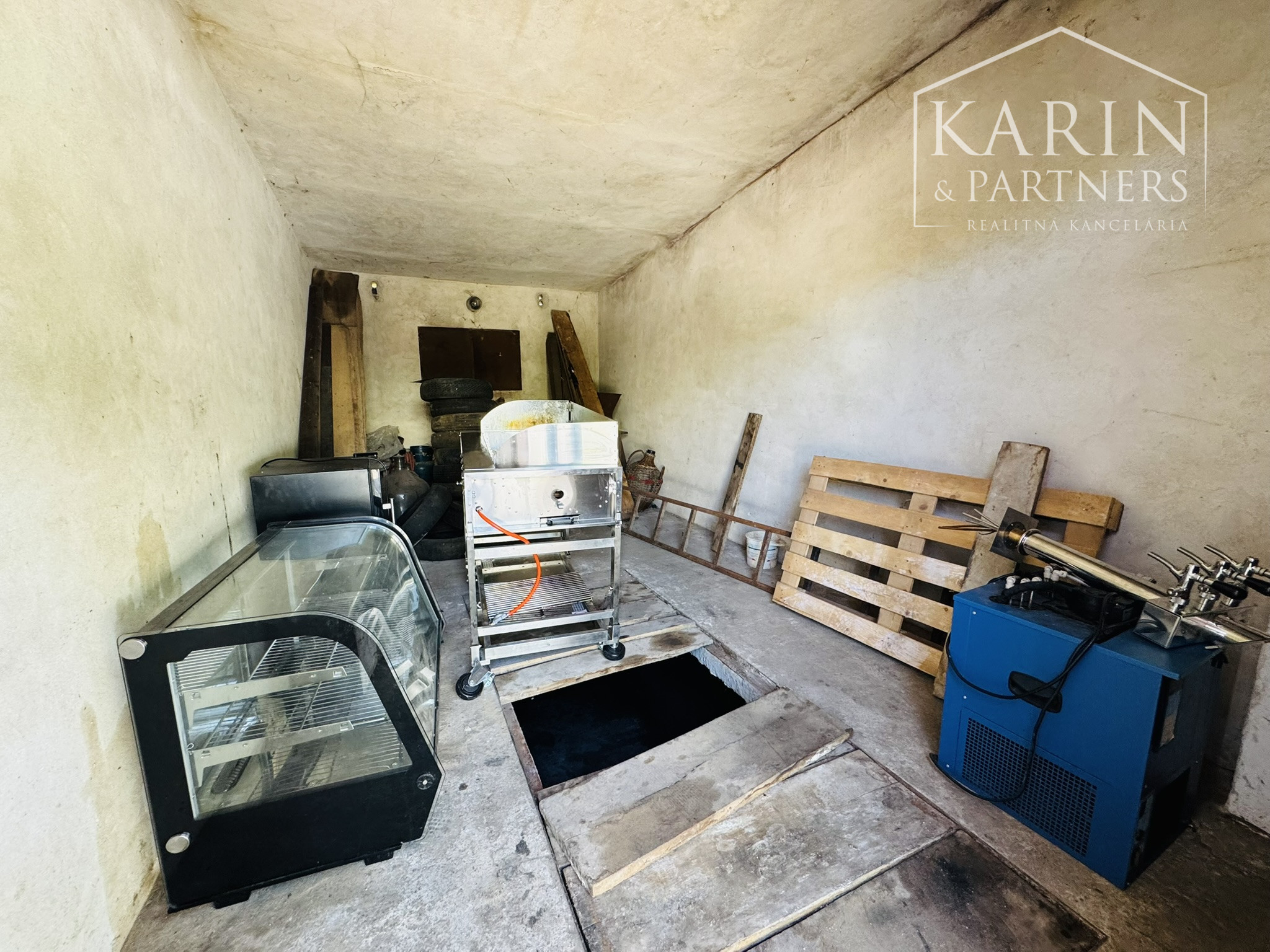 NA PREDAJ GARÁŽ – HOLÍČ, ULICA PRI ŠTADIÓNE