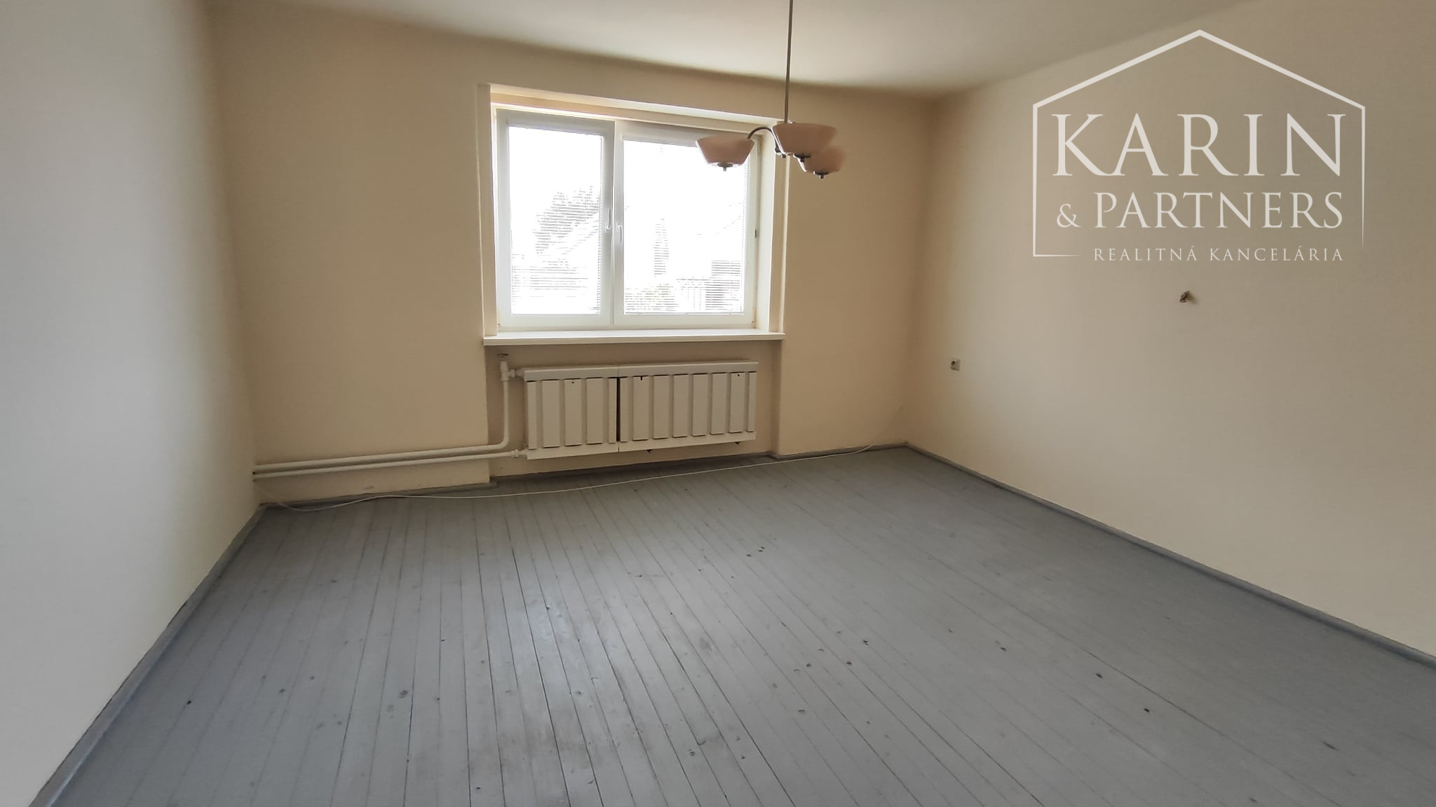 *TOP PONUKA:* Na predaj rodinný dom s garážou, zimnou záhradou, blízke okolie Nových Zámkov - Rezervované