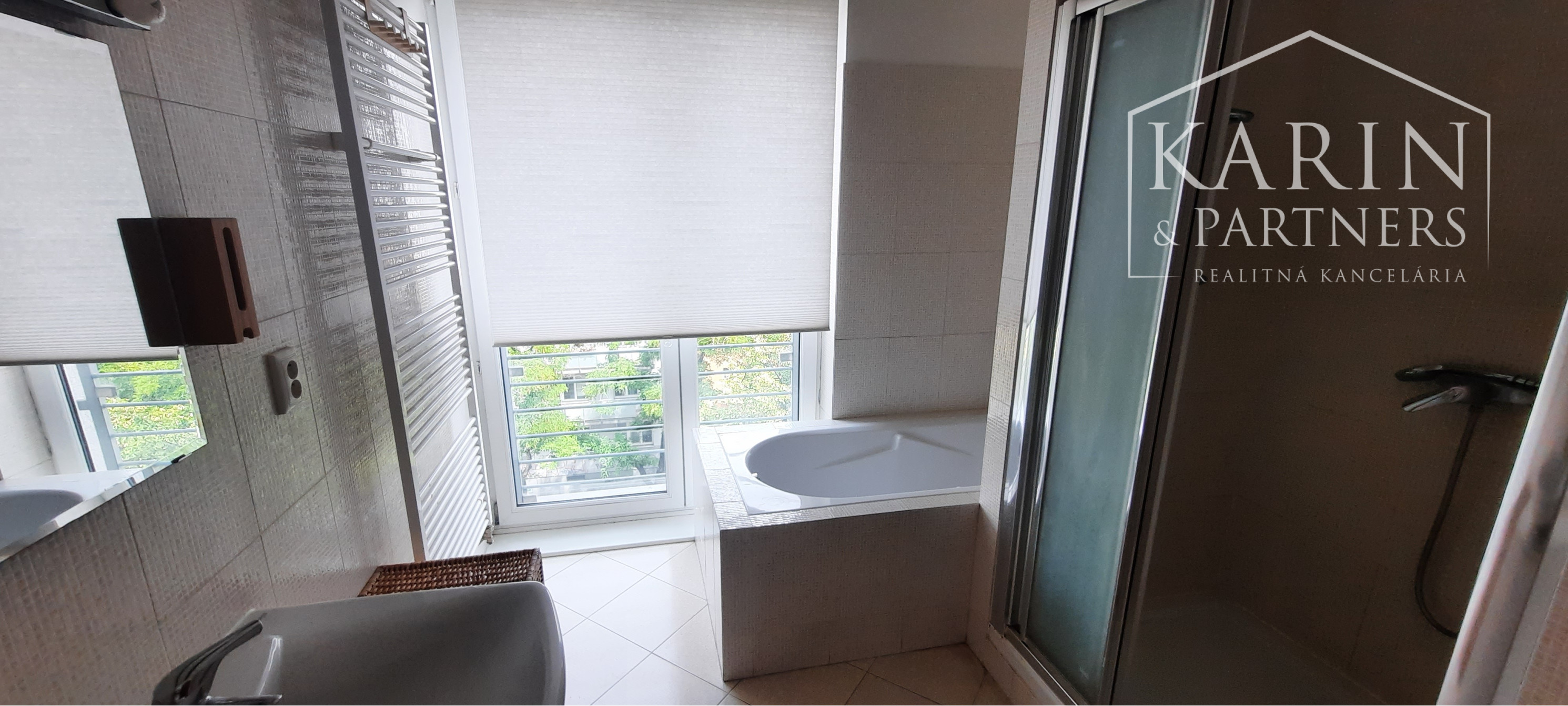 PRENAJATY: 2 I. BYT 70 M2, BRATISLAVA - RUŽINOV - NIVY, ZÁHRADNICKÁ ULICA (PARKOVANIE VO DVORE V CENE).