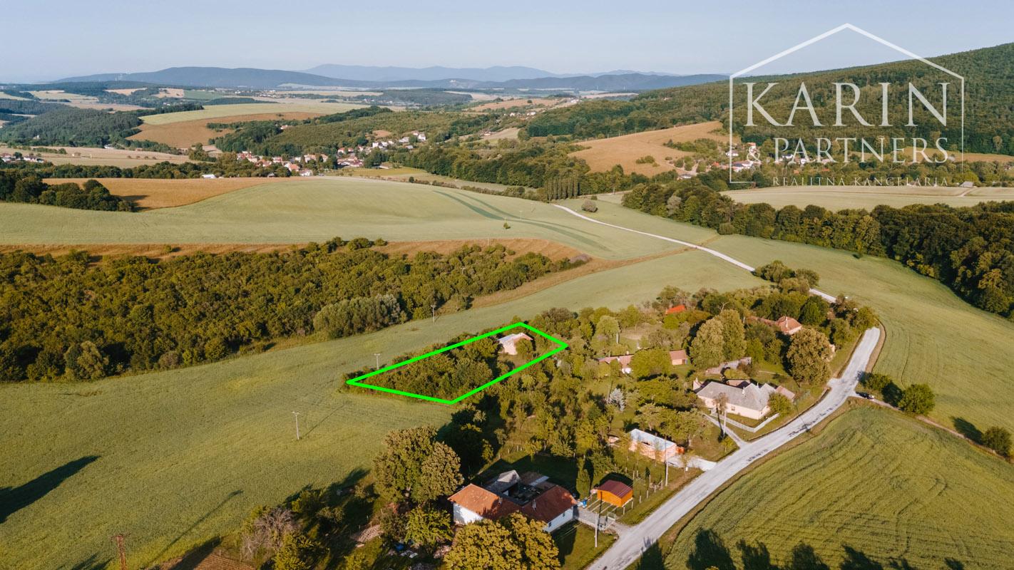 Pozemok na myjavských kopaniciach v obci Polianka 1 h od BA