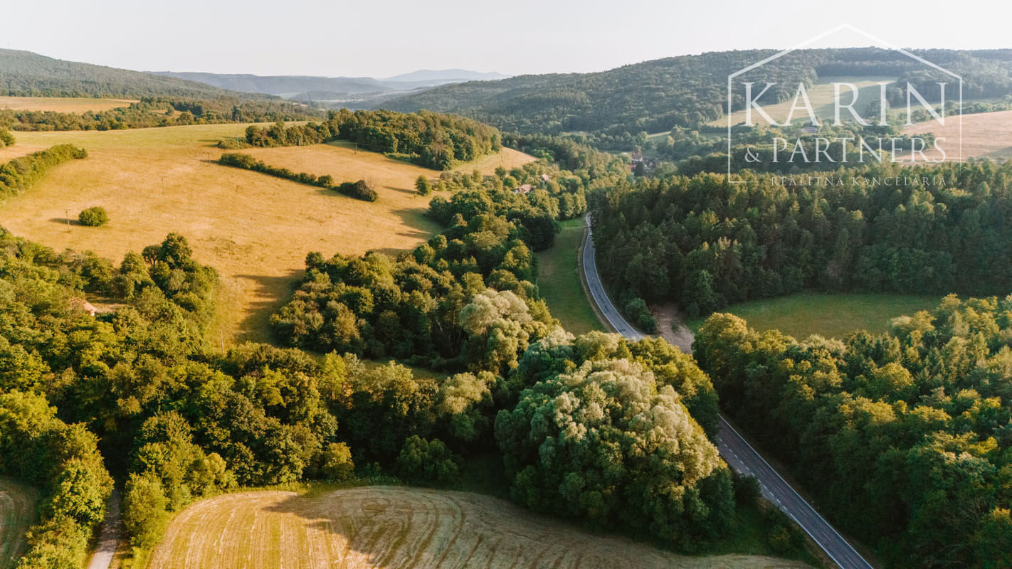 Pozemok na myjavských kopaniciach v obci Polianka 1 h od BA