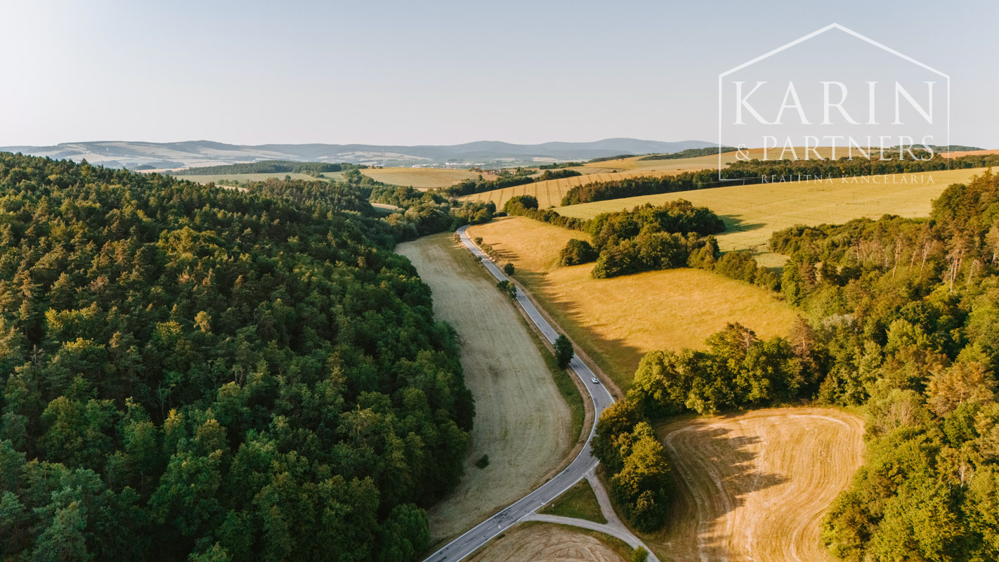 Pozemok na myjavských kopaniciach v obci Polianka 1 h od BA