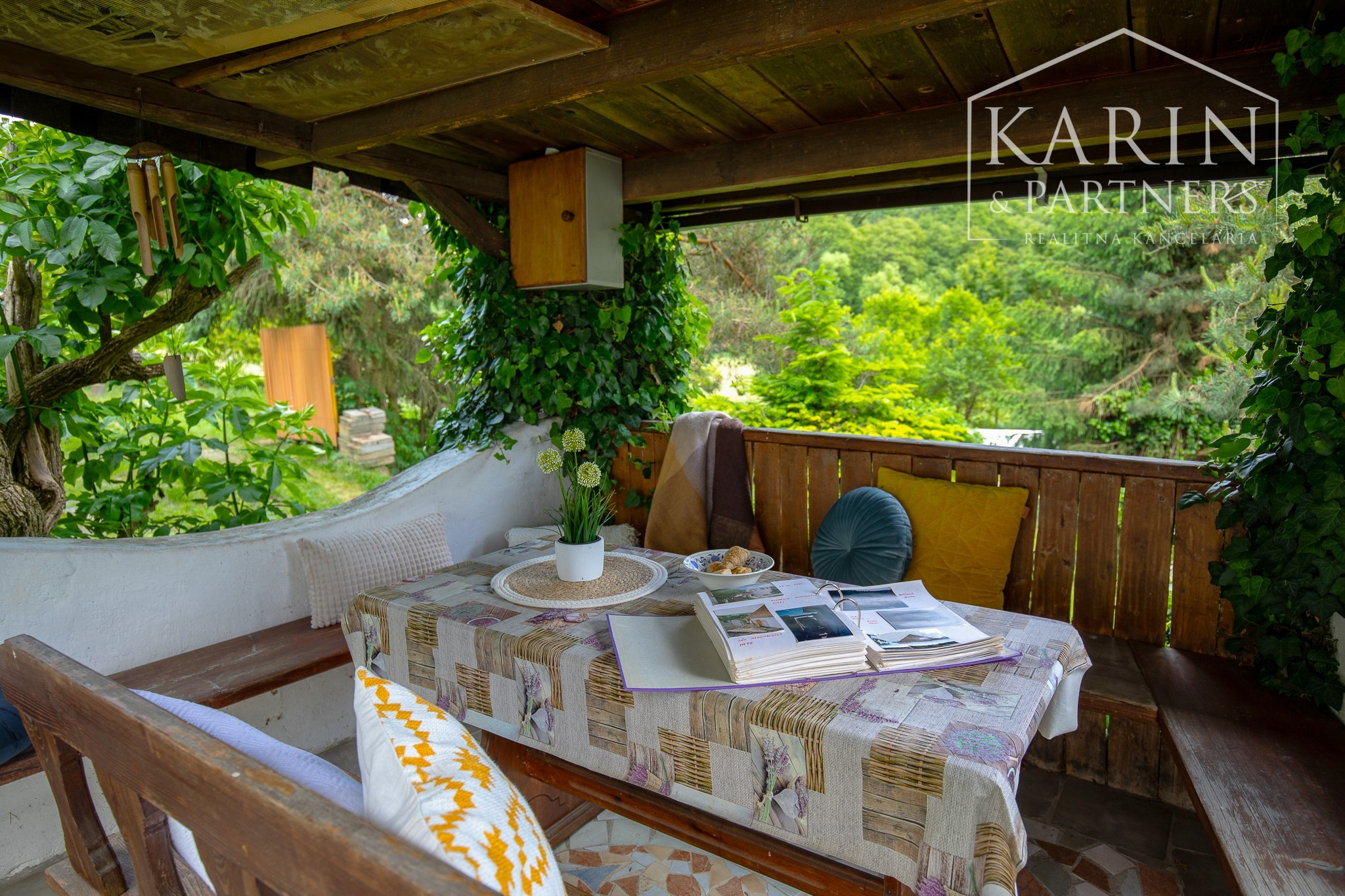 Pokojná chalupa s dušou v Štiavnických vrchoch – Jabloňovce.