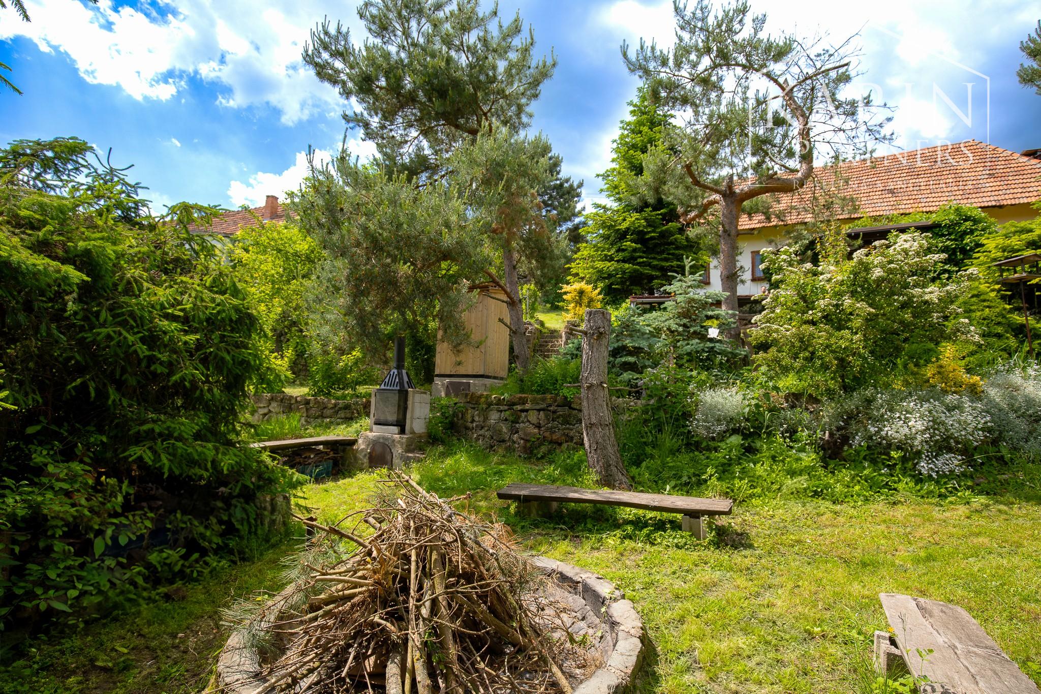 Pokojná chalupa s dušou v Štiavnických vrchoch – Jabloňovce.